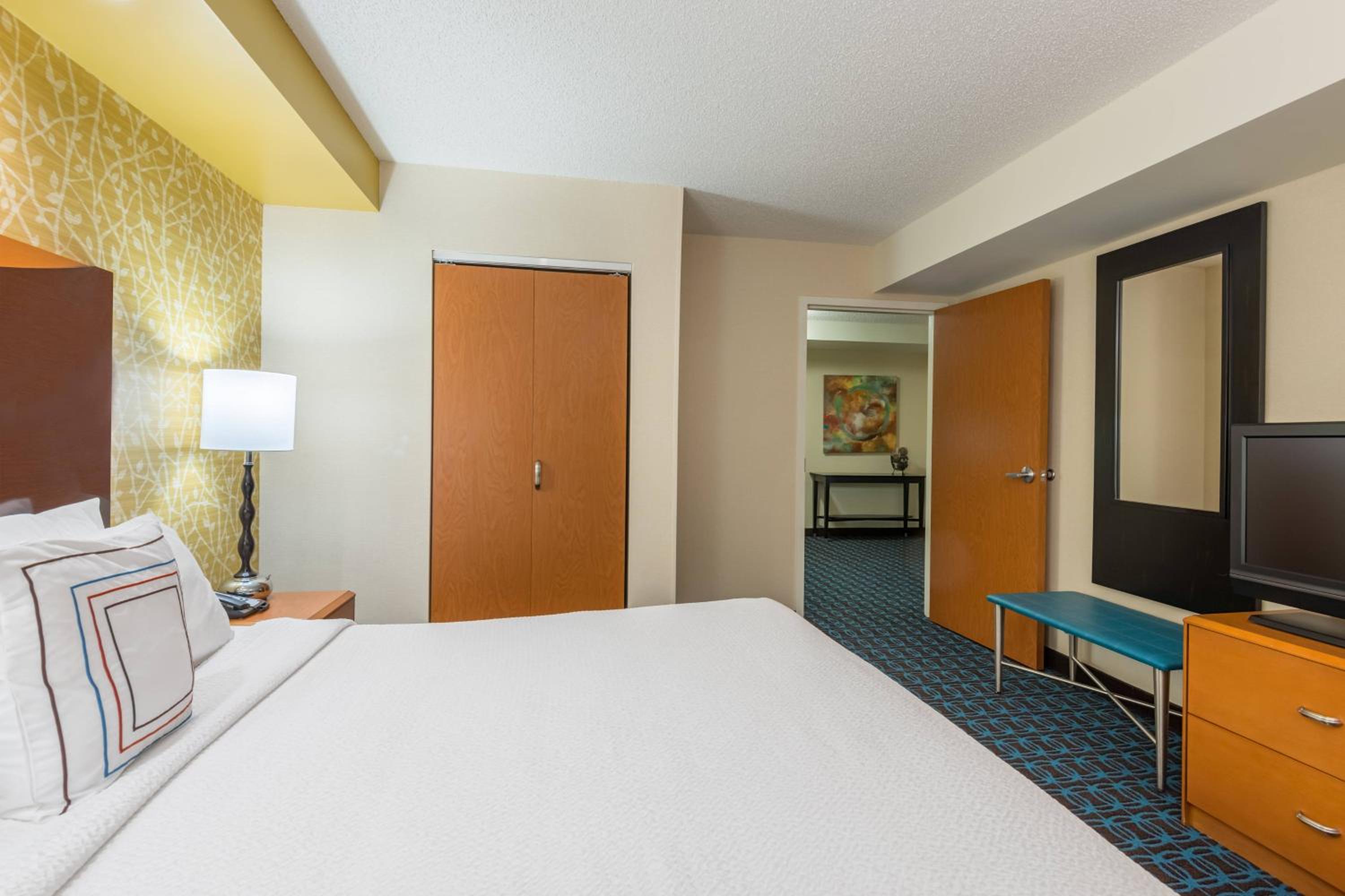 One-Bedroom King Suite photo 2