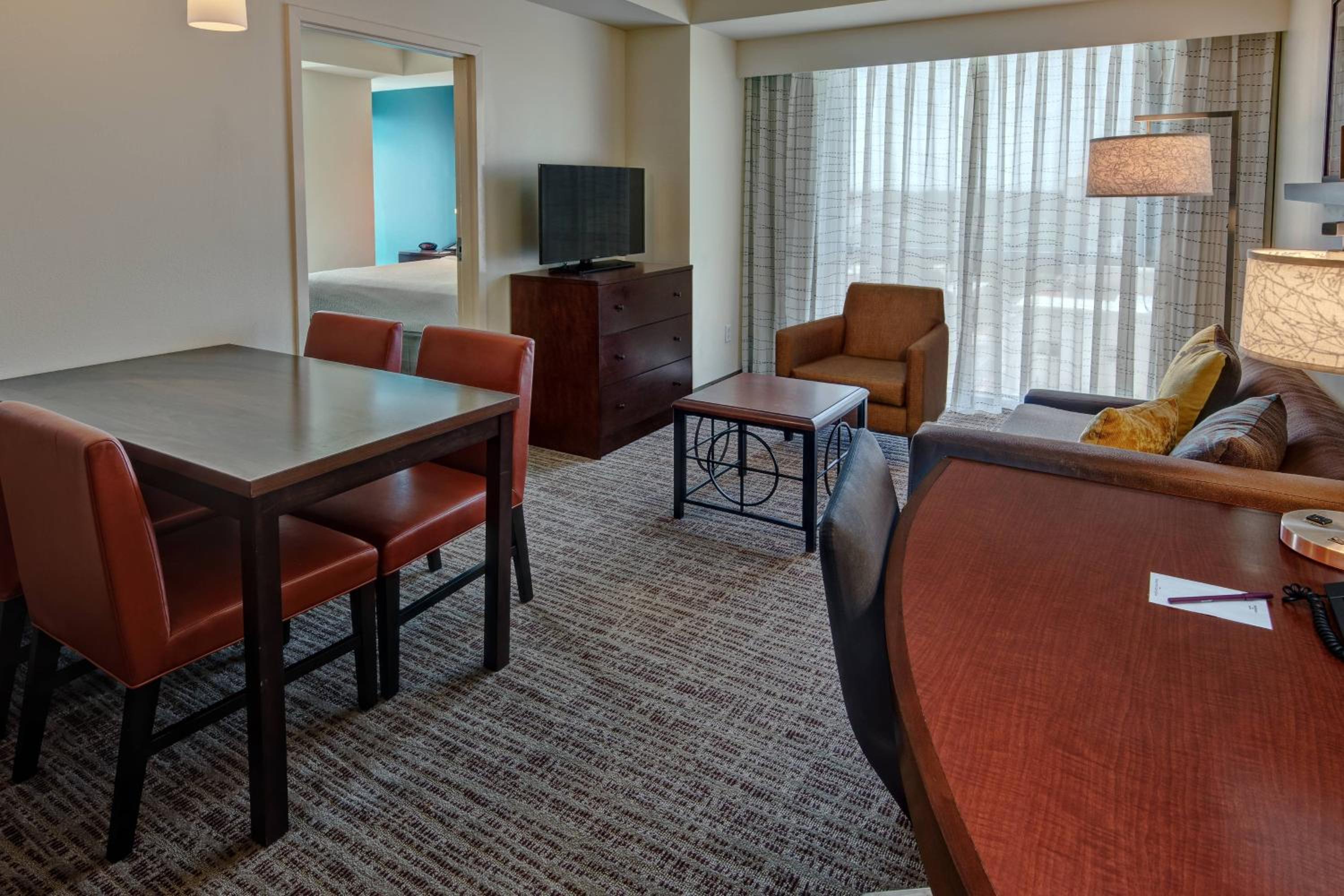 One-Bedroom Queen Suite with Sofa Bed - Photo 2