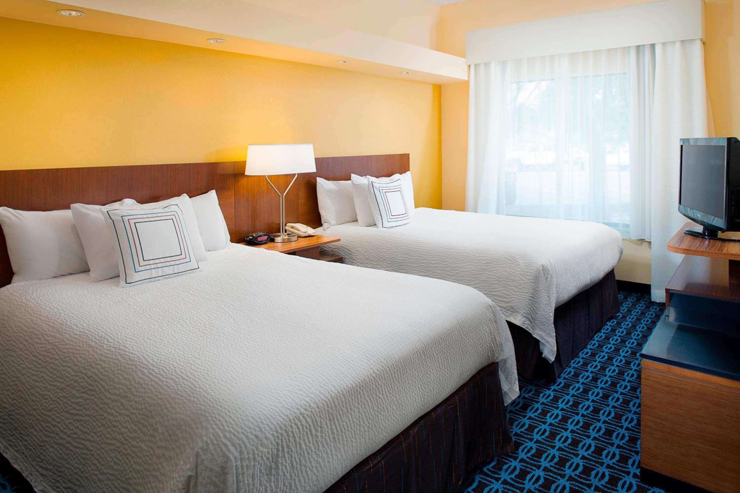 Queen Room with Two Queen Beds - Photo 1