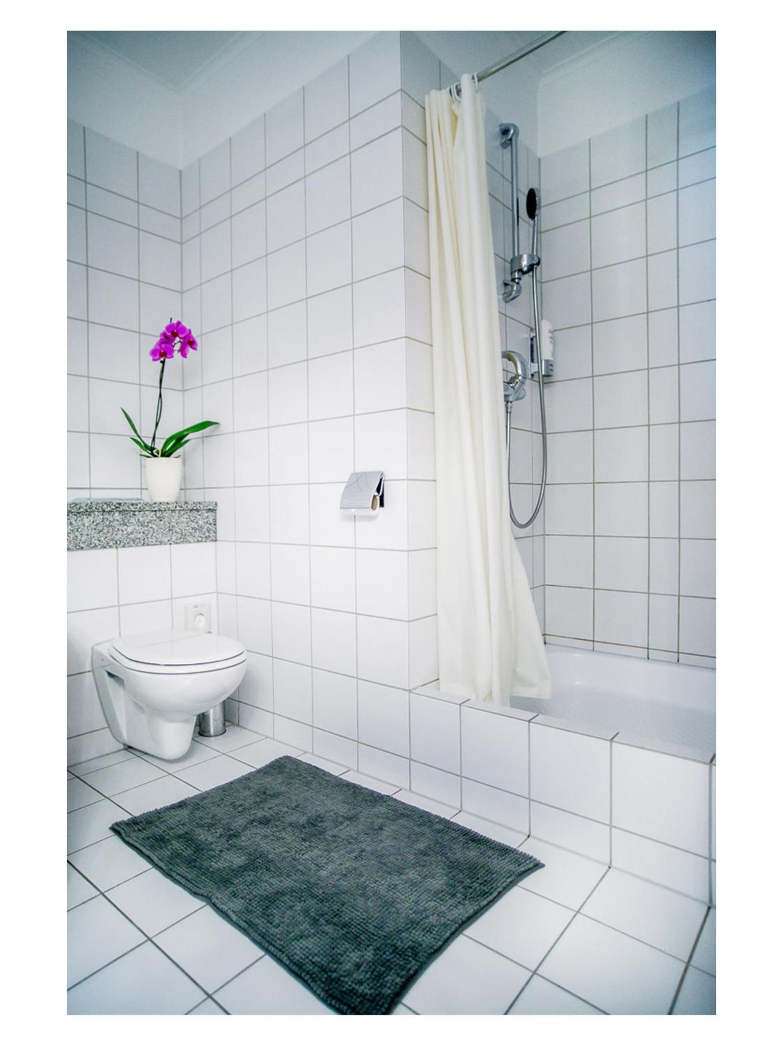 Standard Double or Twin Room - Photo 6