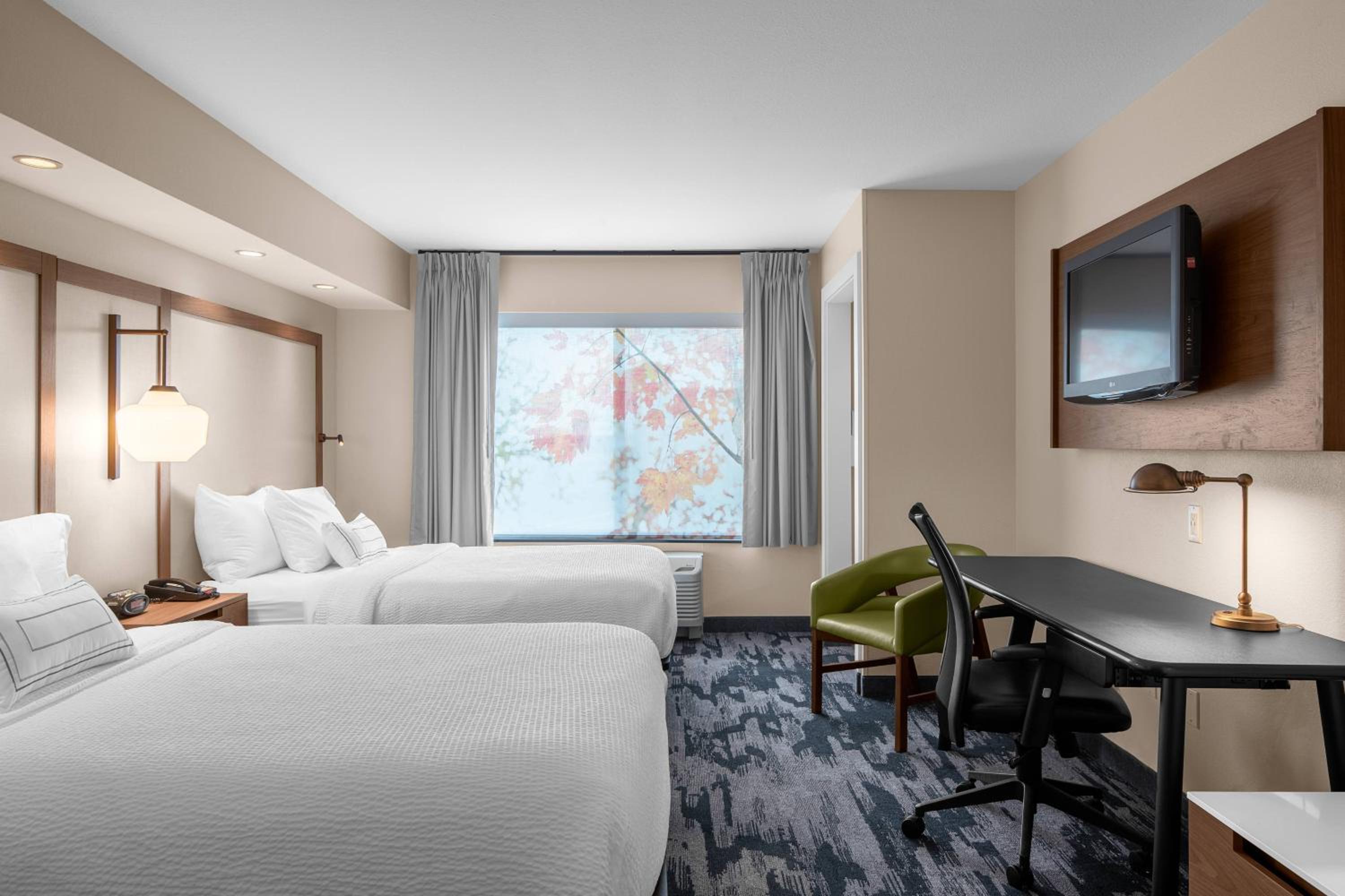 Queen Room with Two Queen Beds and Adapted Tub - Mobility and Hearing Accessible photo 1