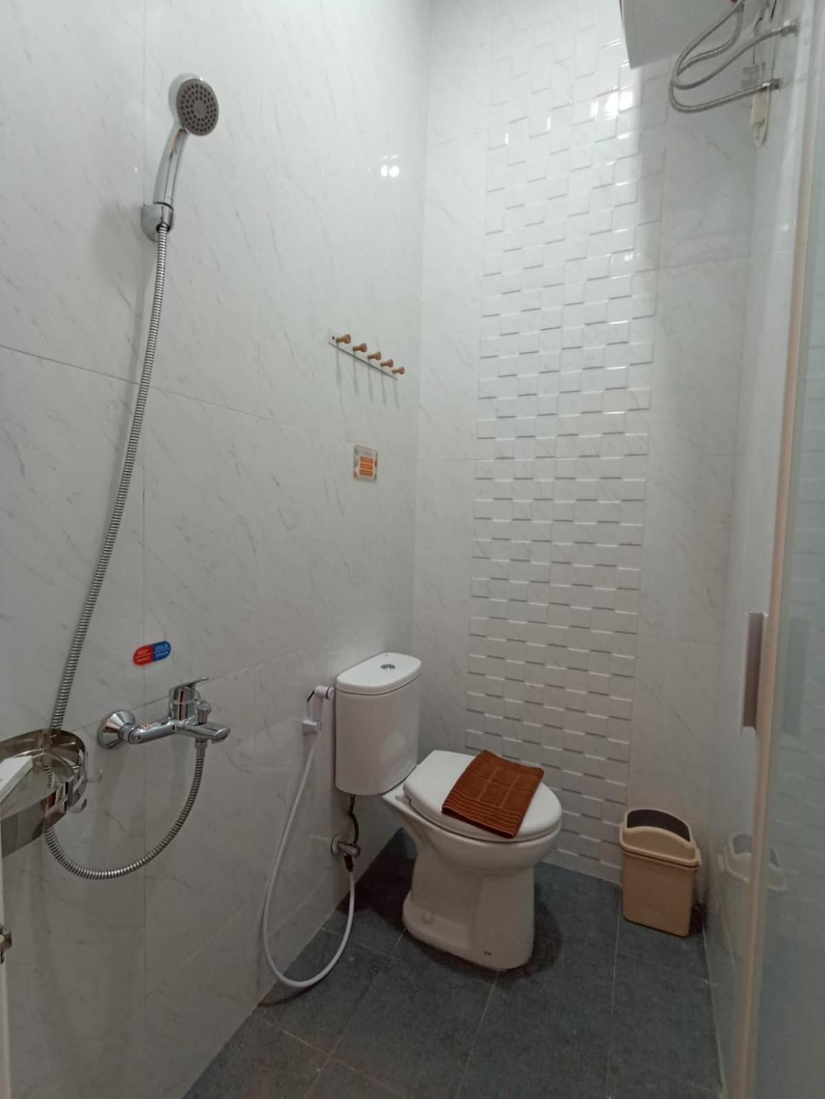 Single Room with Private Bathroom photo 3