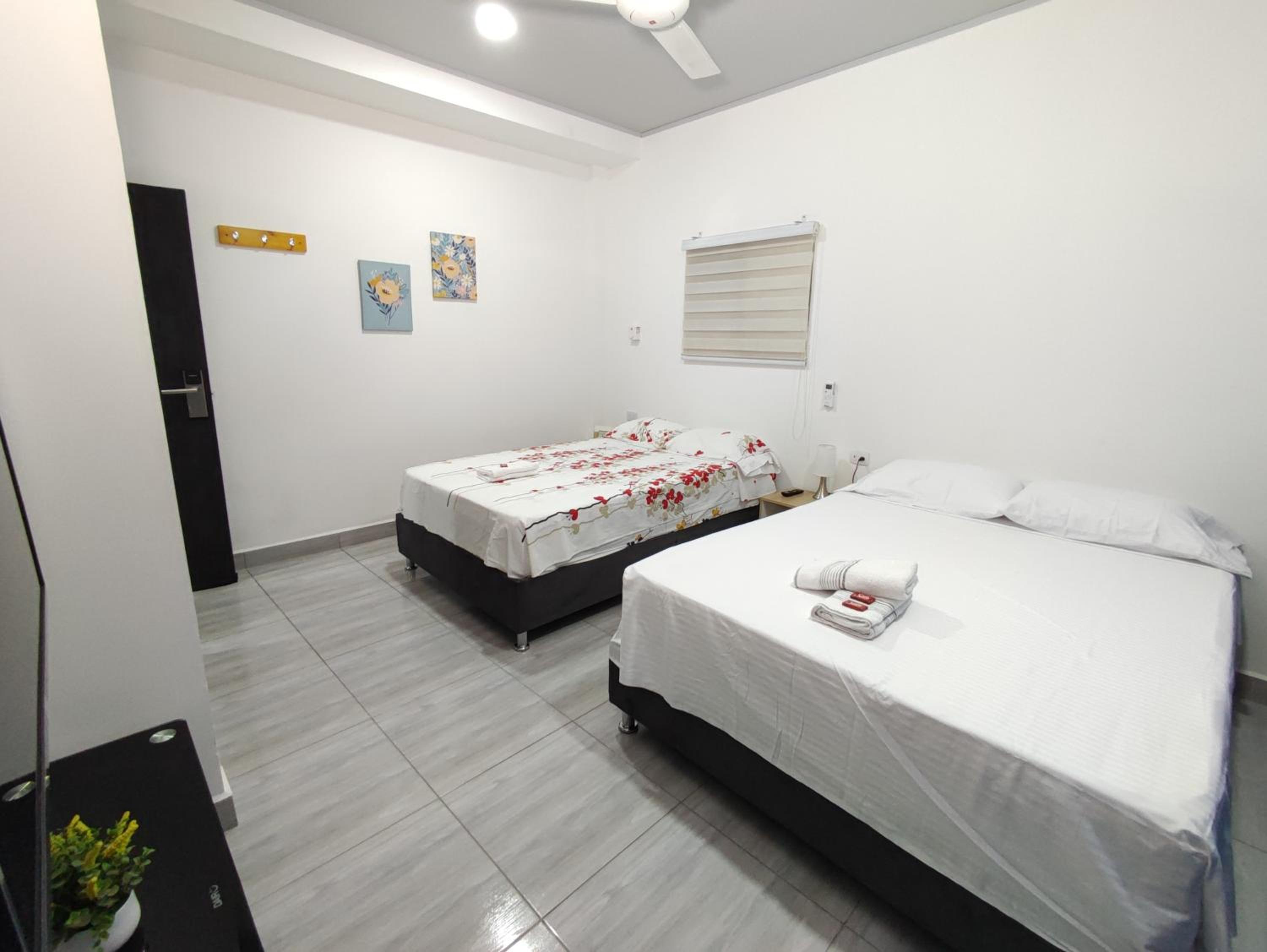 Family Room with Private Bathroom photo 3