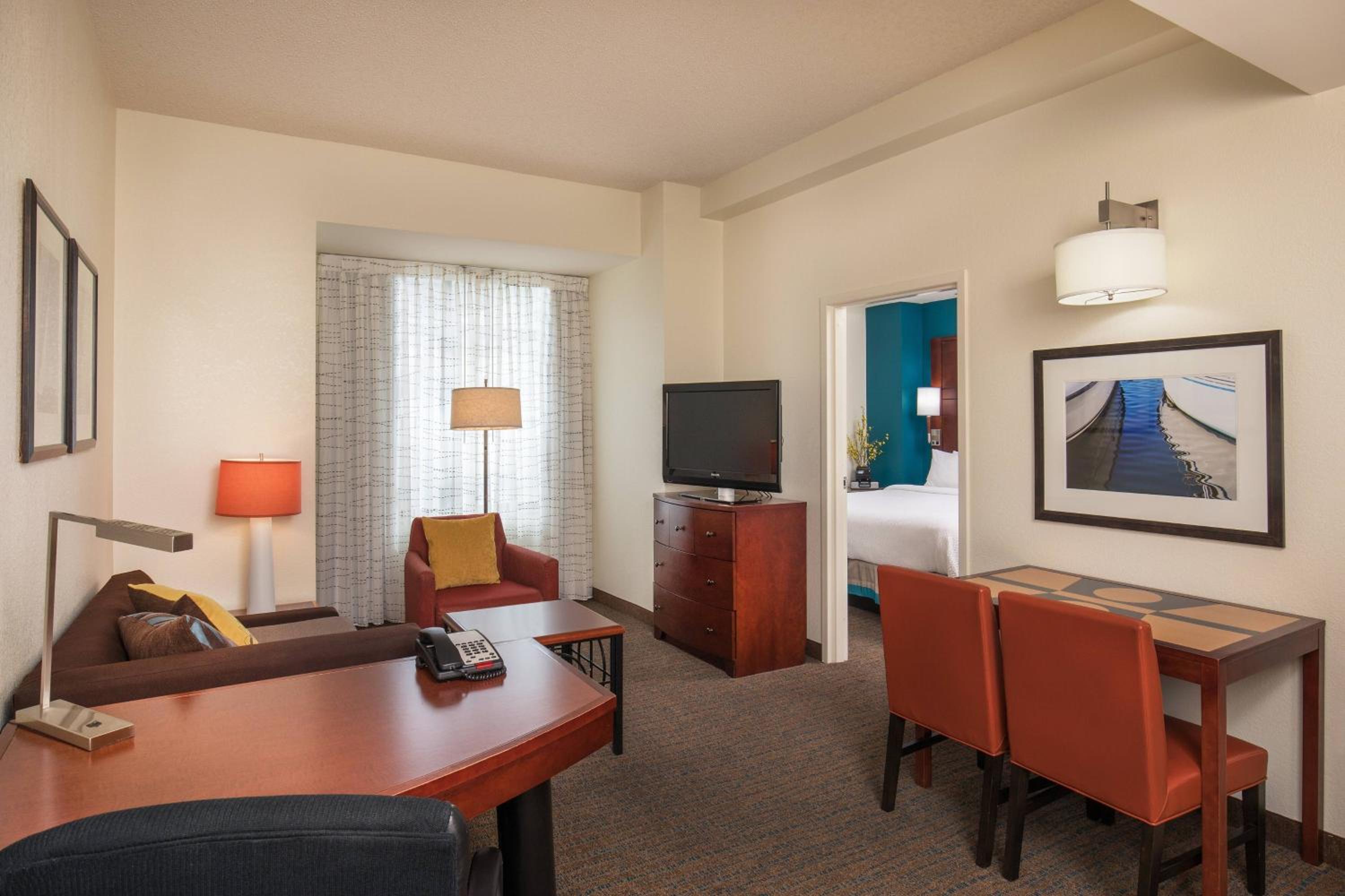 One-Bedroom King Suite - Photo 5