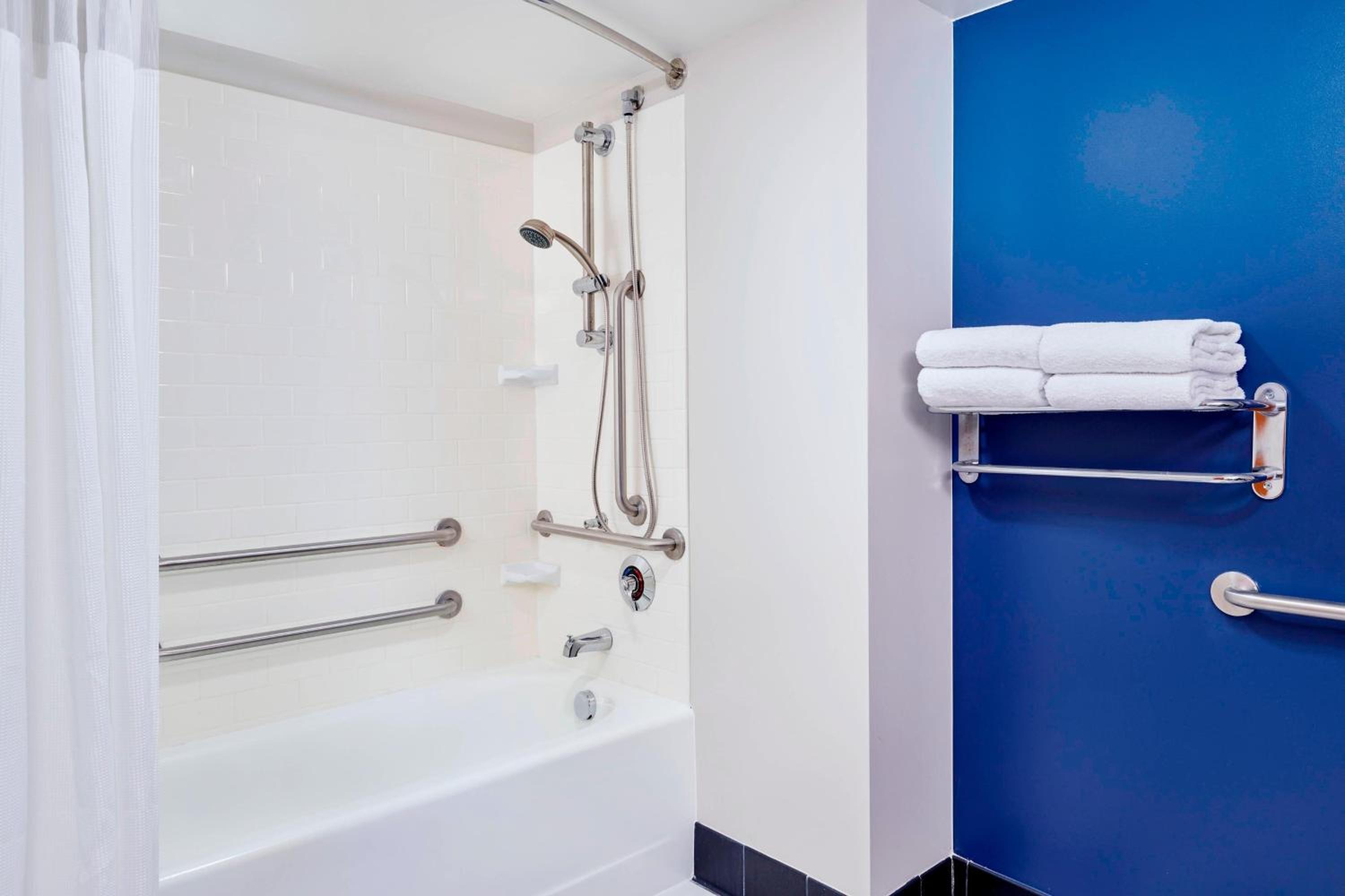 Double Room with Two Double Beds - Photo 4