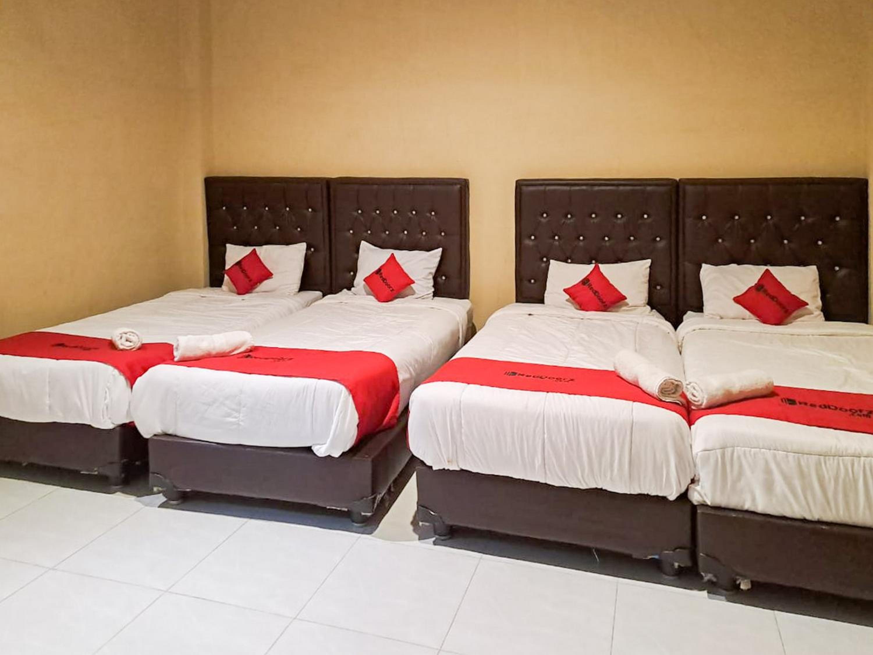 Twin Room - Photo 1