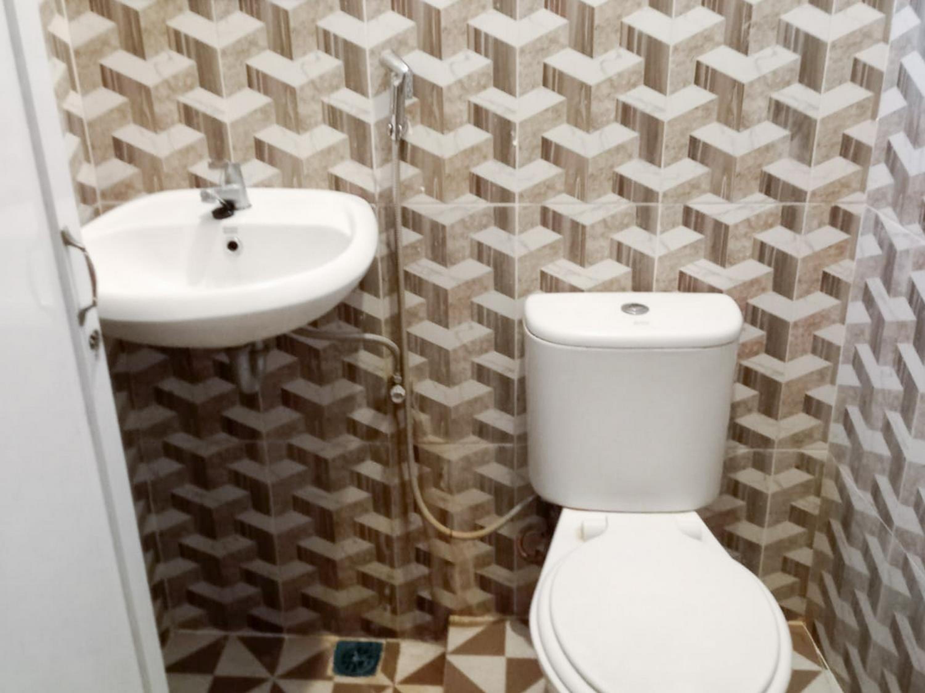 Twin Room - Photo 2