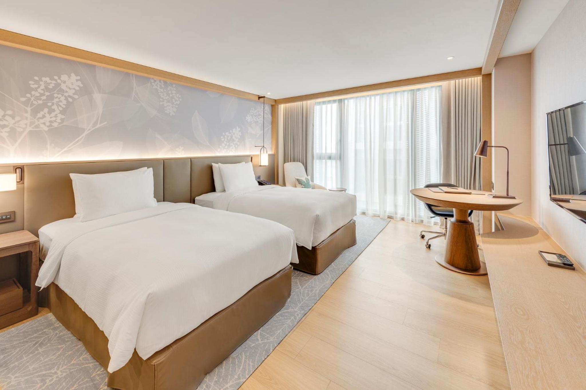 Twin Room thumbnail 5