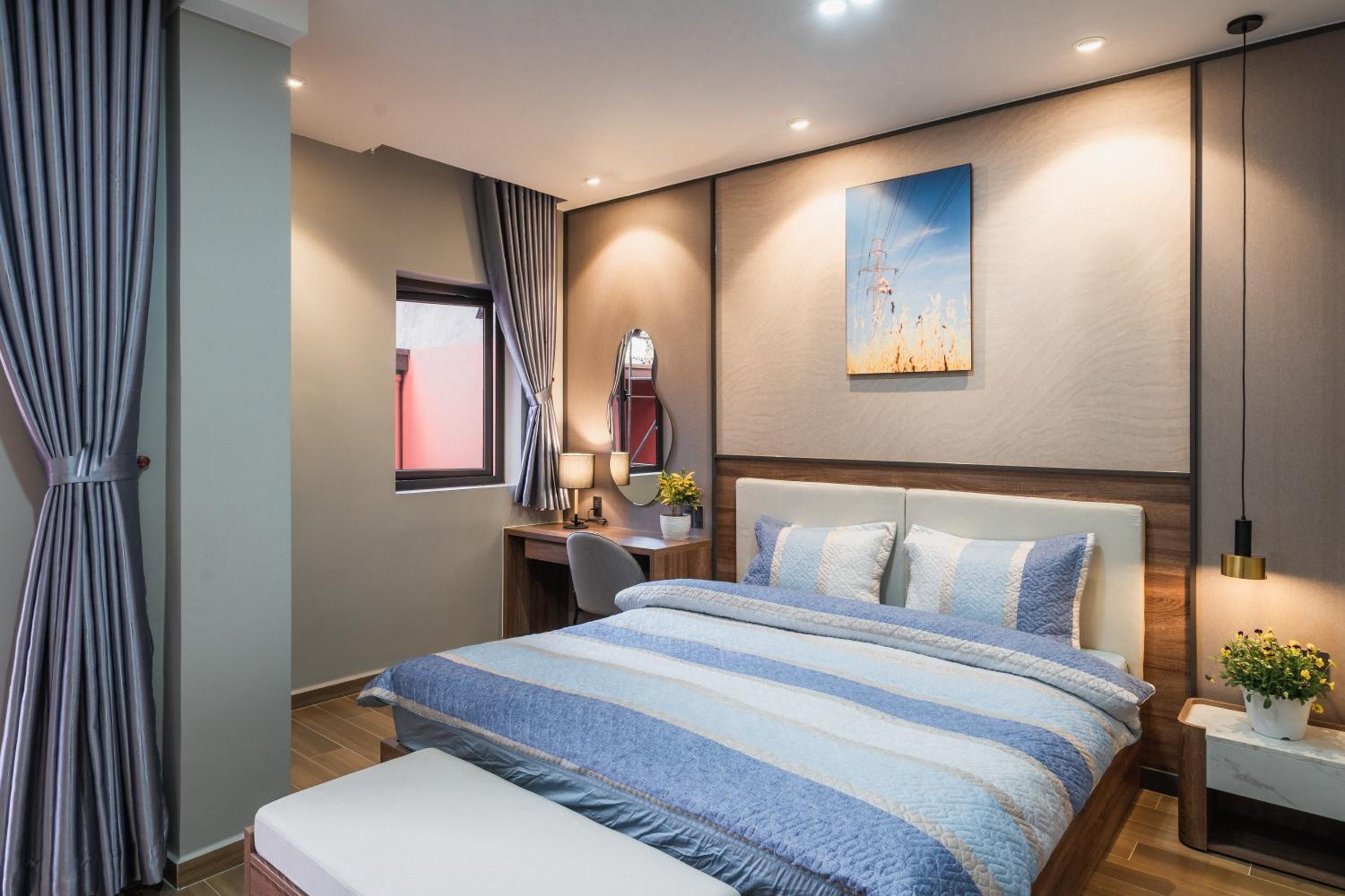 Deluxe King Room photo 1
