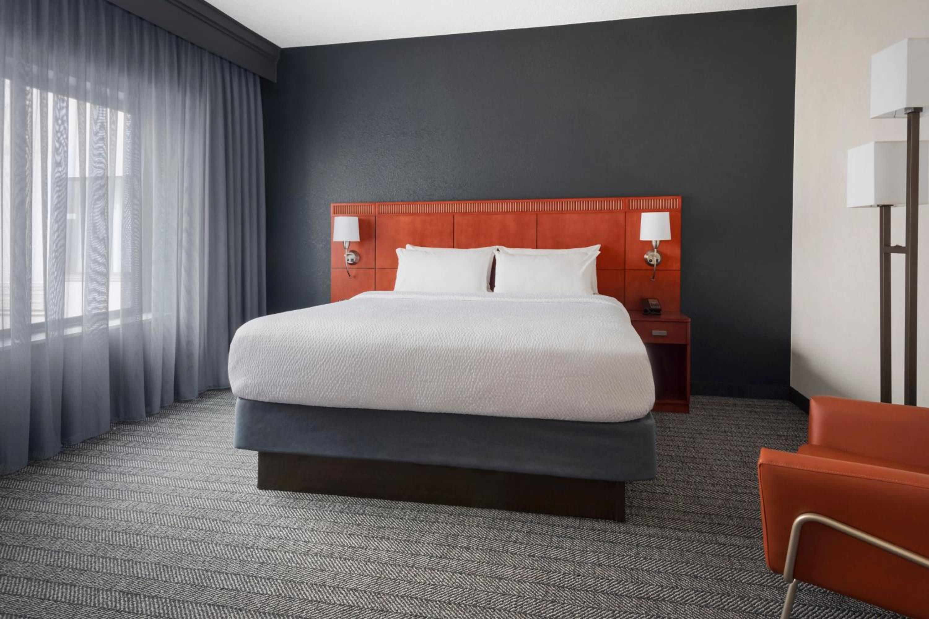 King Suite - Photo 3