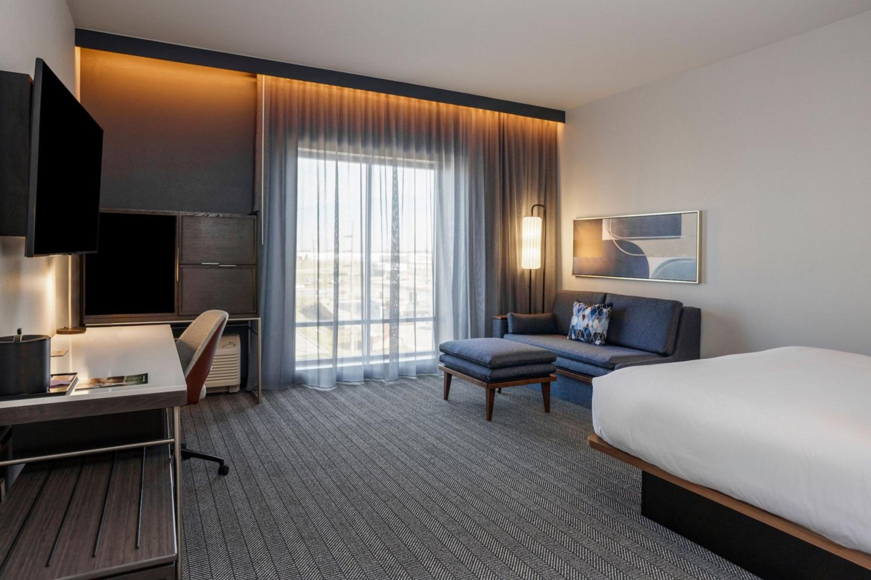 Queen Suite with Two Queen Beds - Photo 1