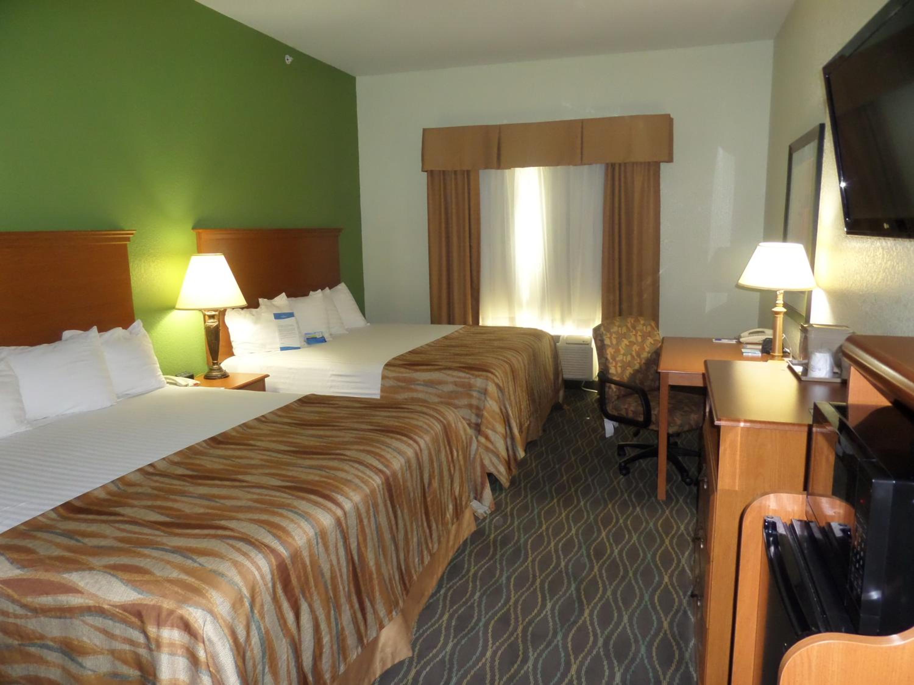 Two King Beds - Mobility/Hearing Accessible with Roll-In Shower - Non-Smoking - Photo 6