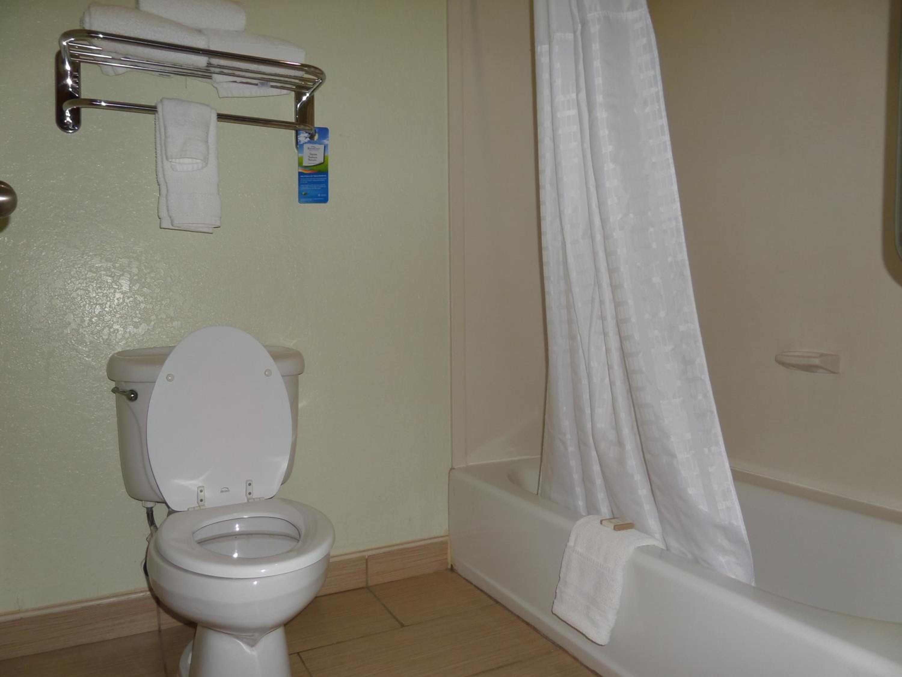 King Room - Non-Smoking - Photo 4