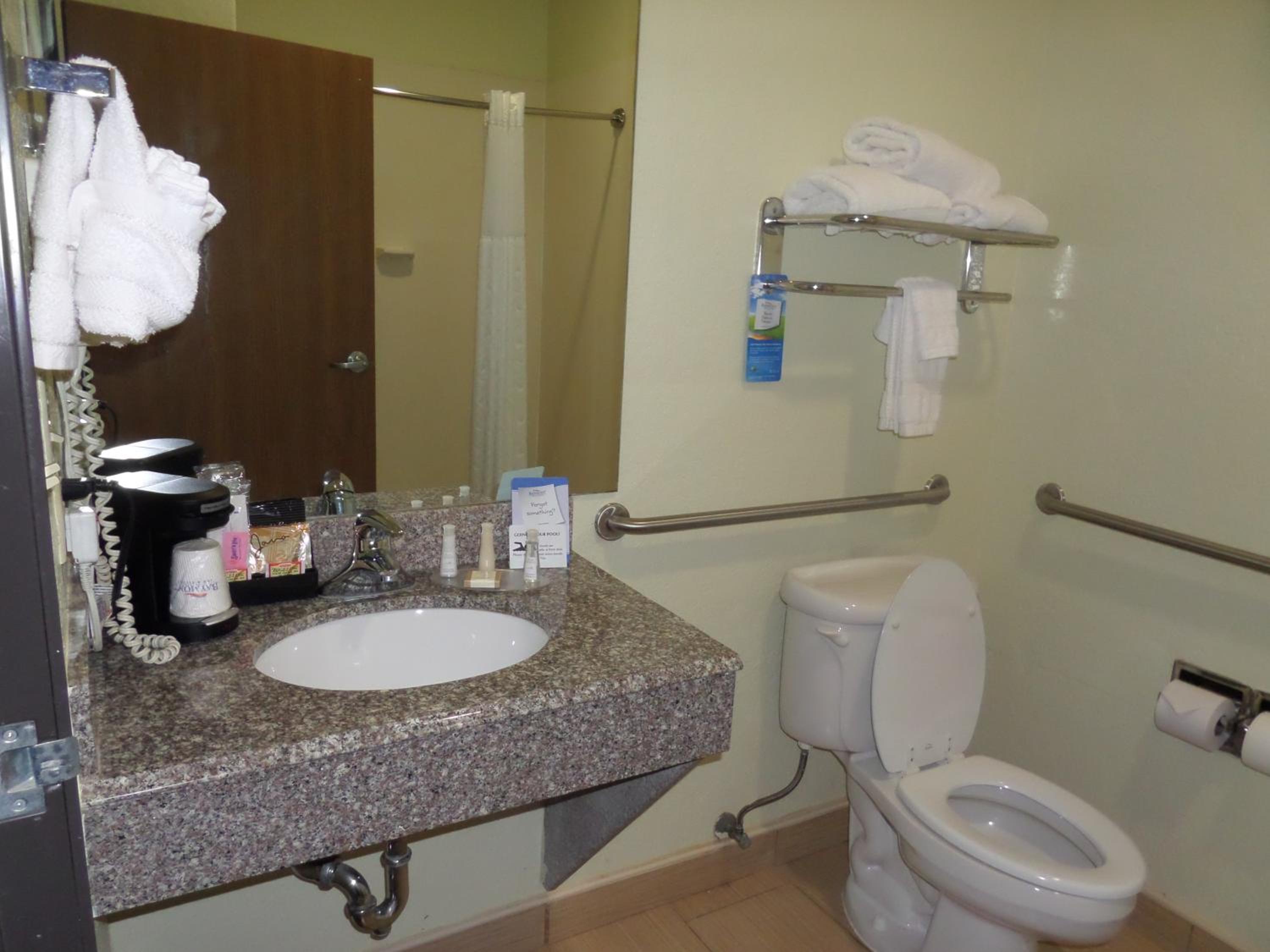 King Room with Jacuzzi -  Non-Smoking - Photo 4
