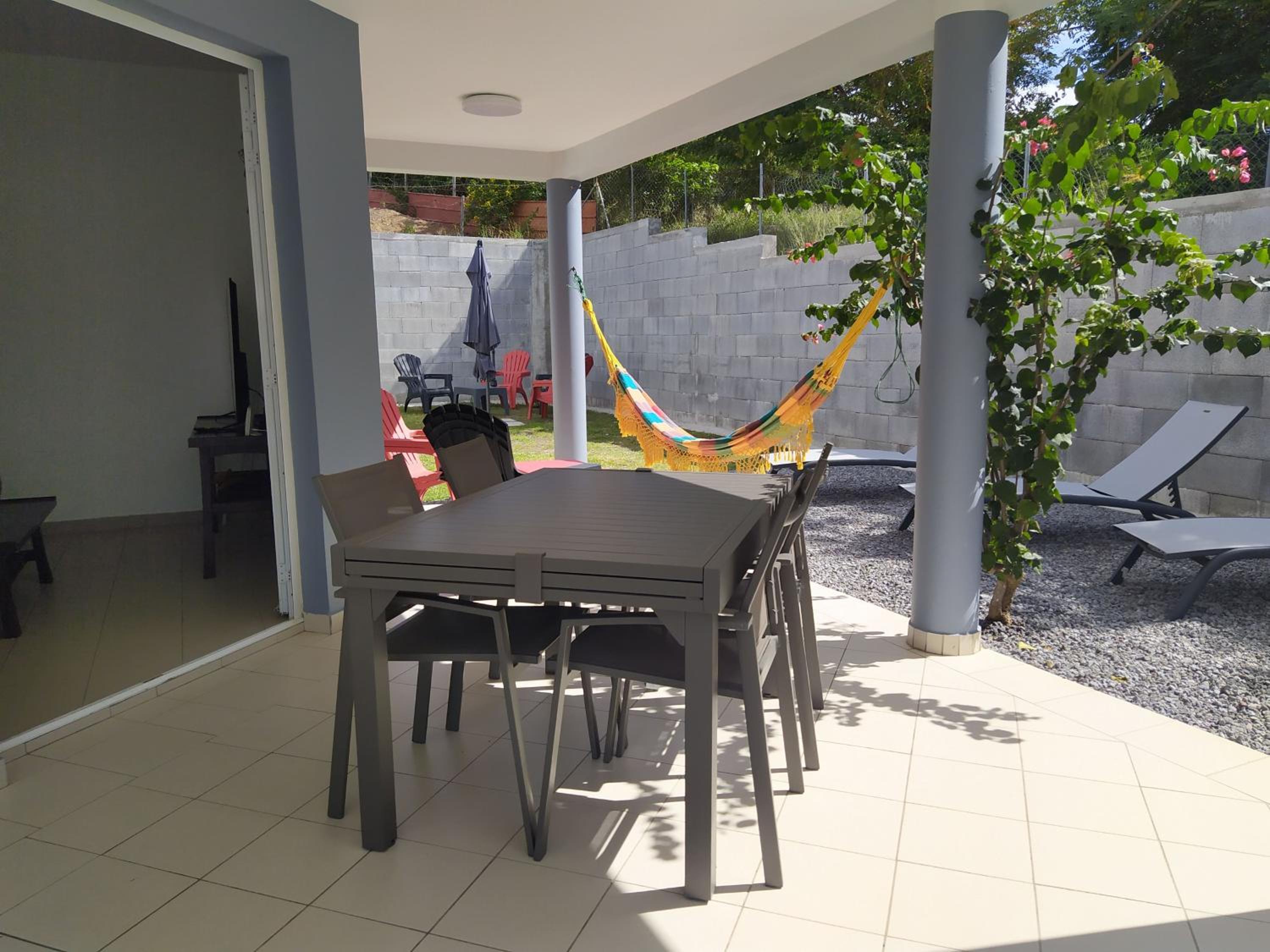 Three-Bedroom House photo 2