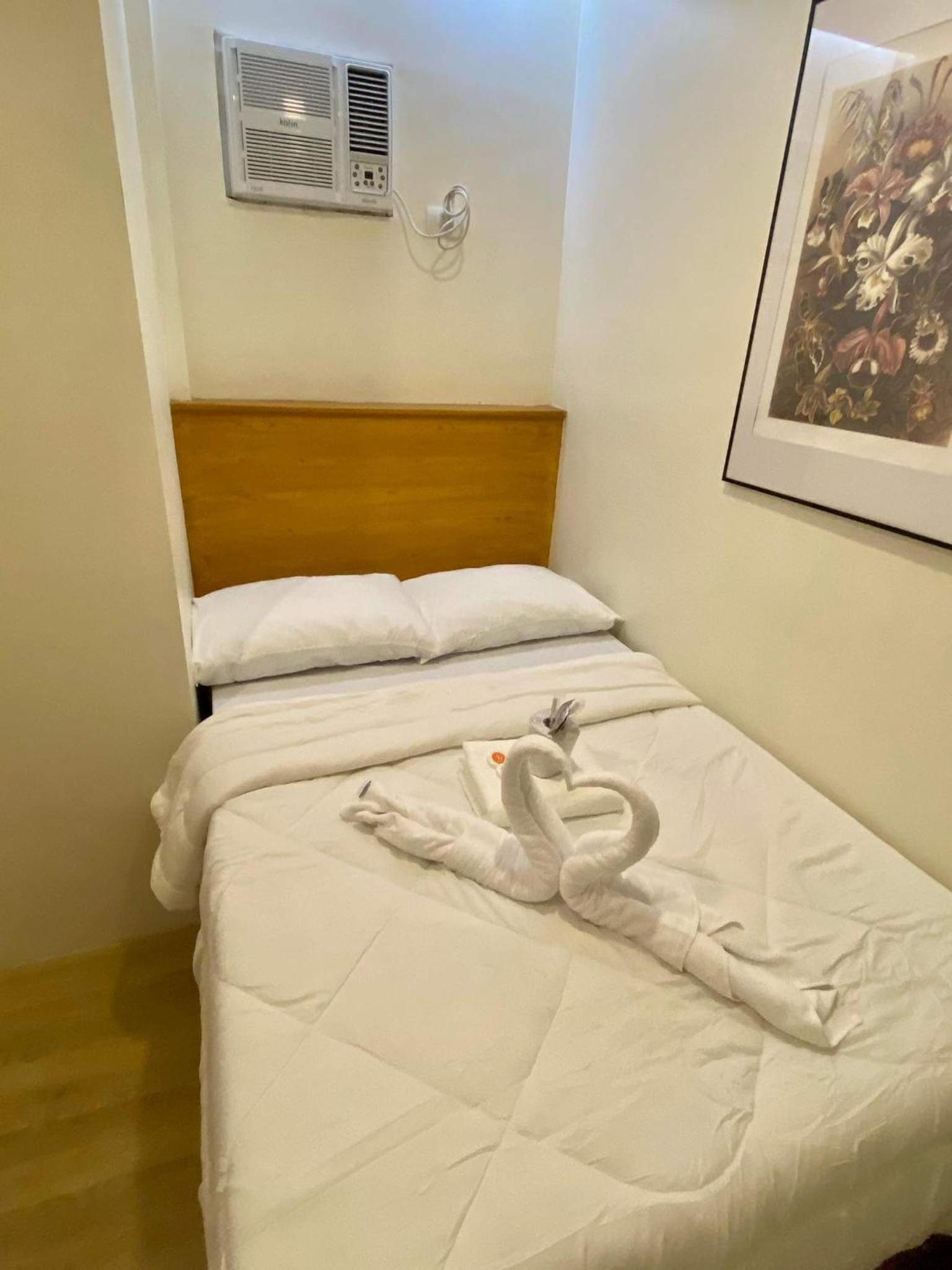Double Room with Private Bathroom - Photo 2