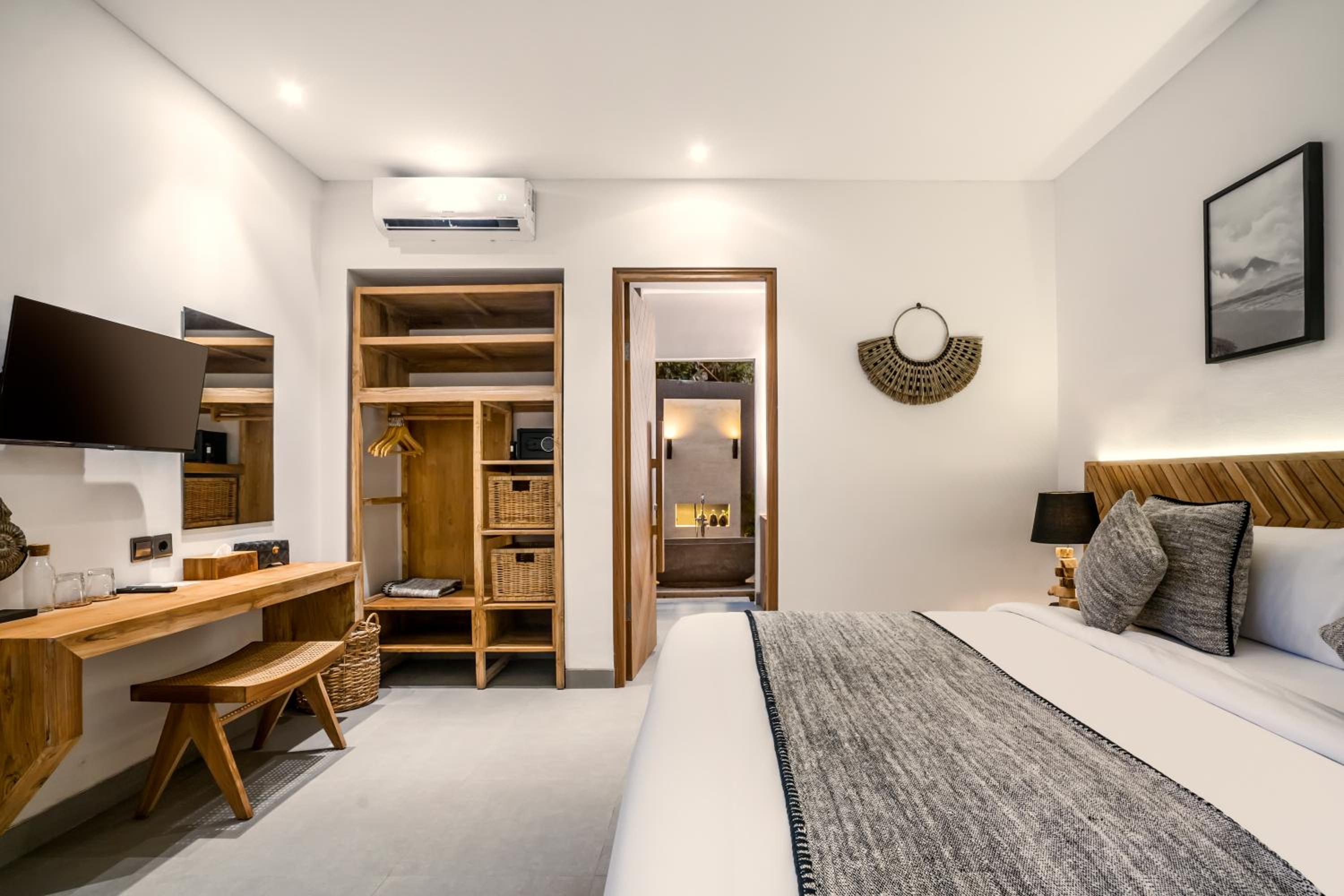 Three-Bedroom Villa - Photo 1