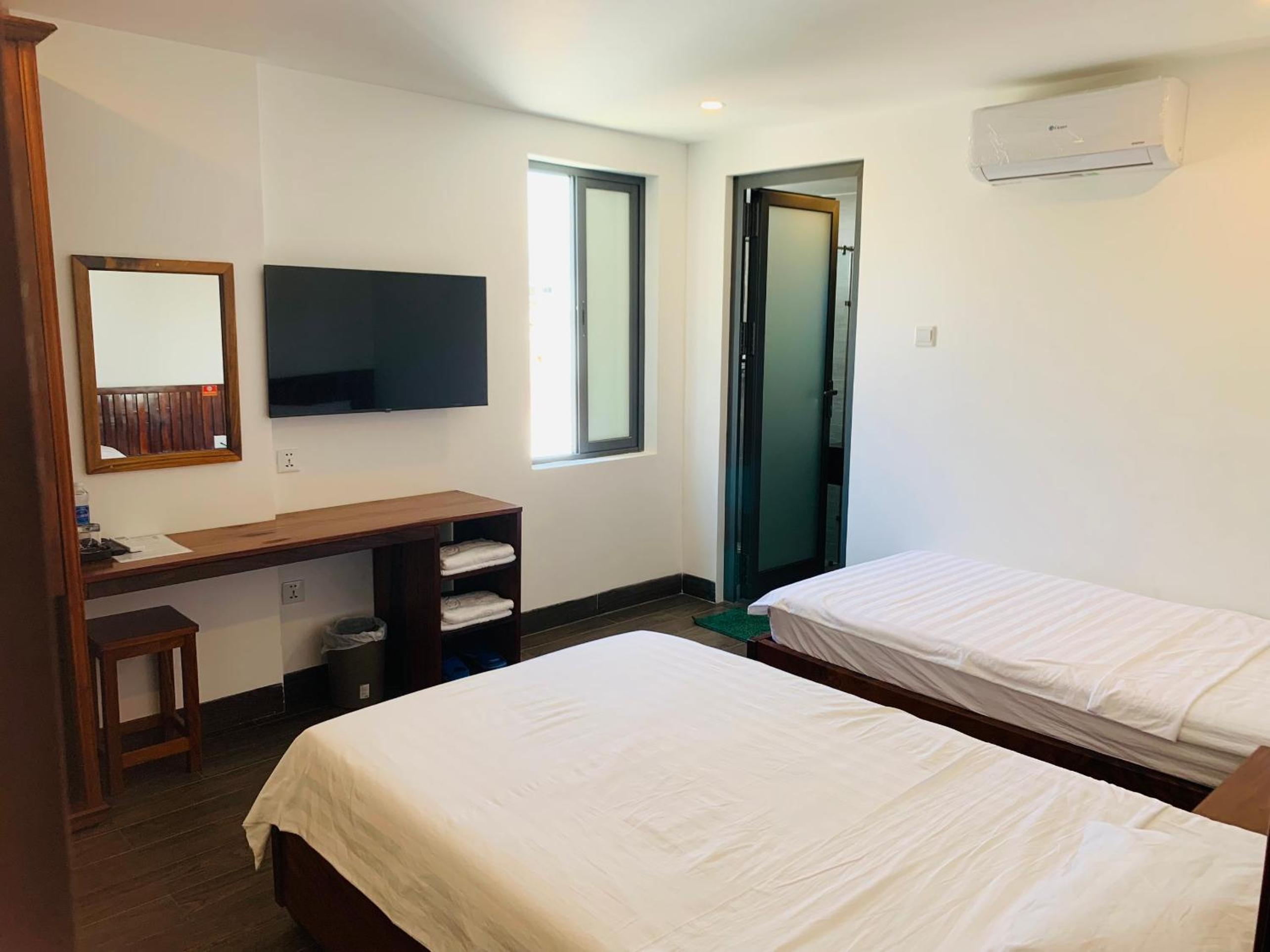 Deluxe Double or Twin Room - Photo 7