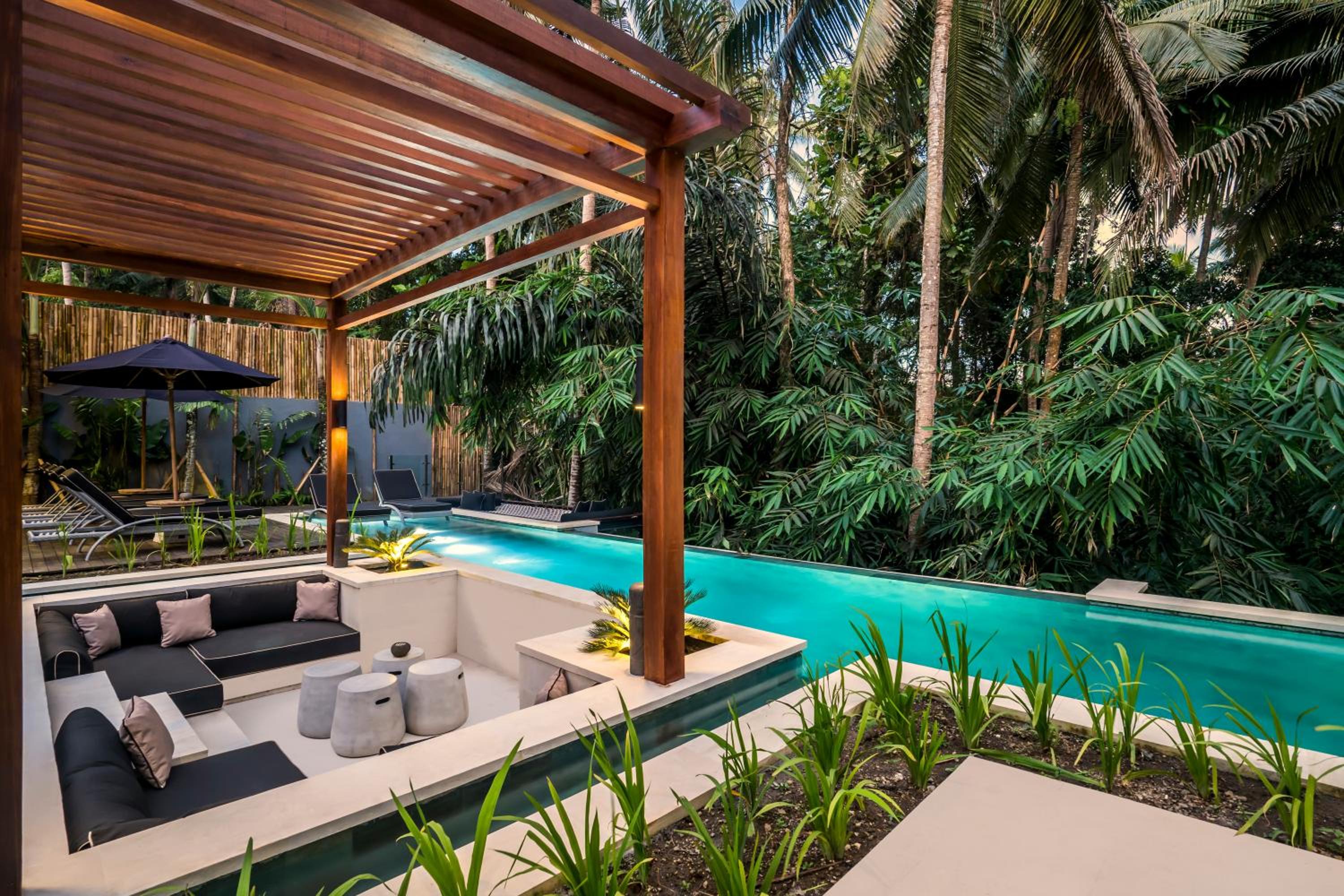 Three-Bedroom Villa - Photo 24