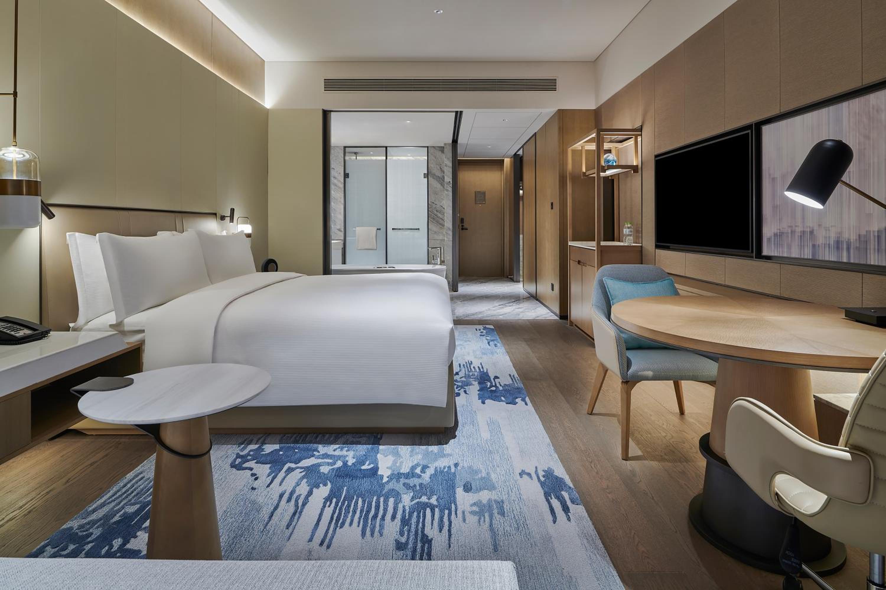 King Room - Mobility Accessible  - Photo 1
