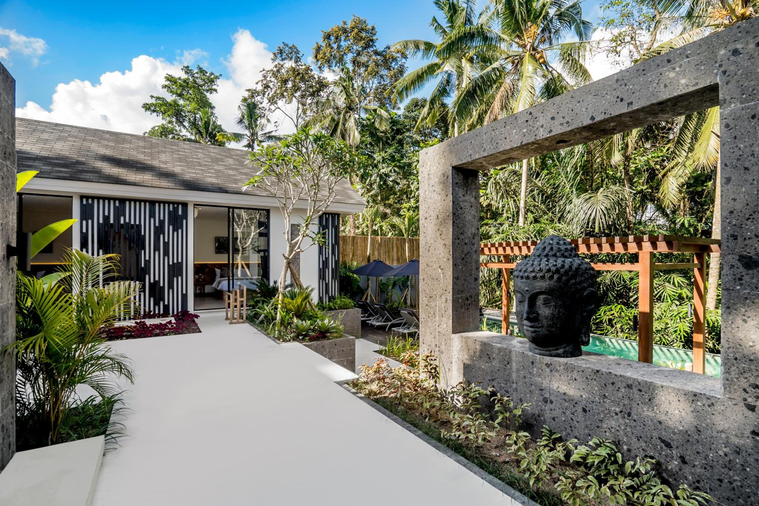 Three-Bedroom Villa - Photo 6