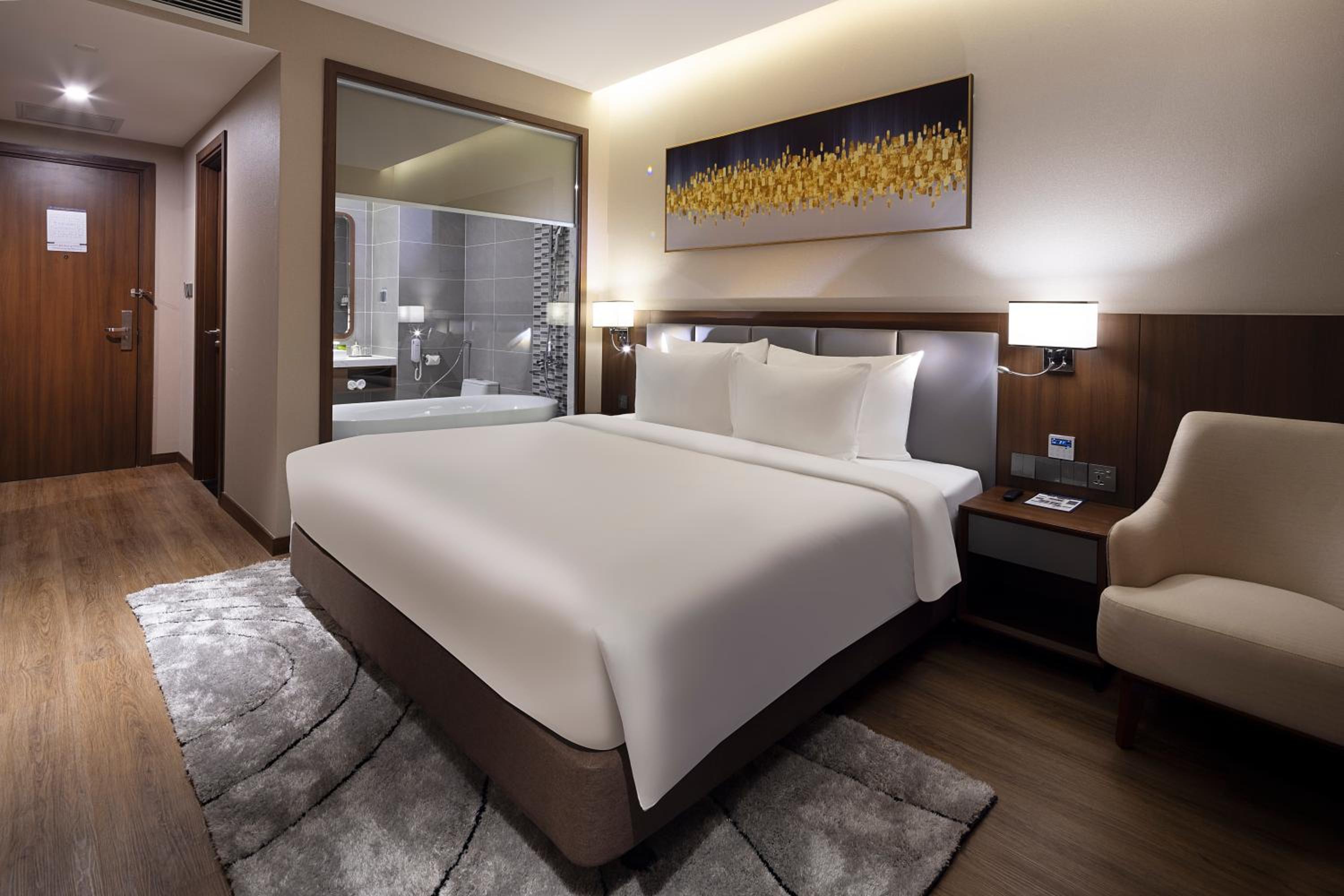 Deluxe Double Room with Balcony photo 3