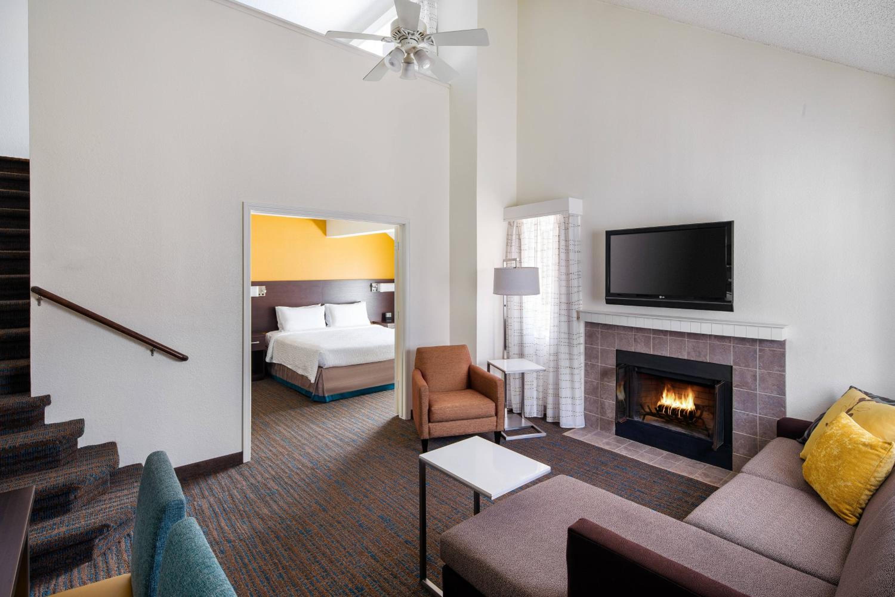 Executive Suite - Photo 5