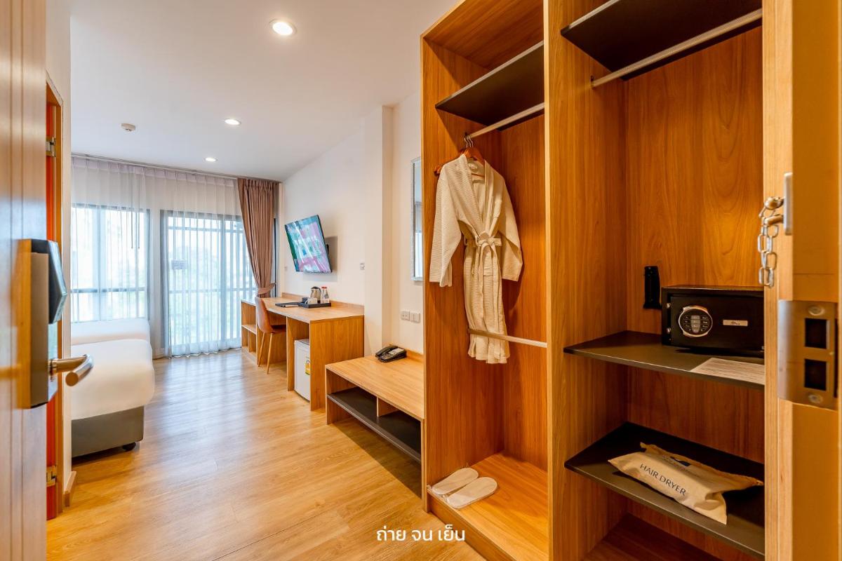 Deluxe Twin Room photo 3