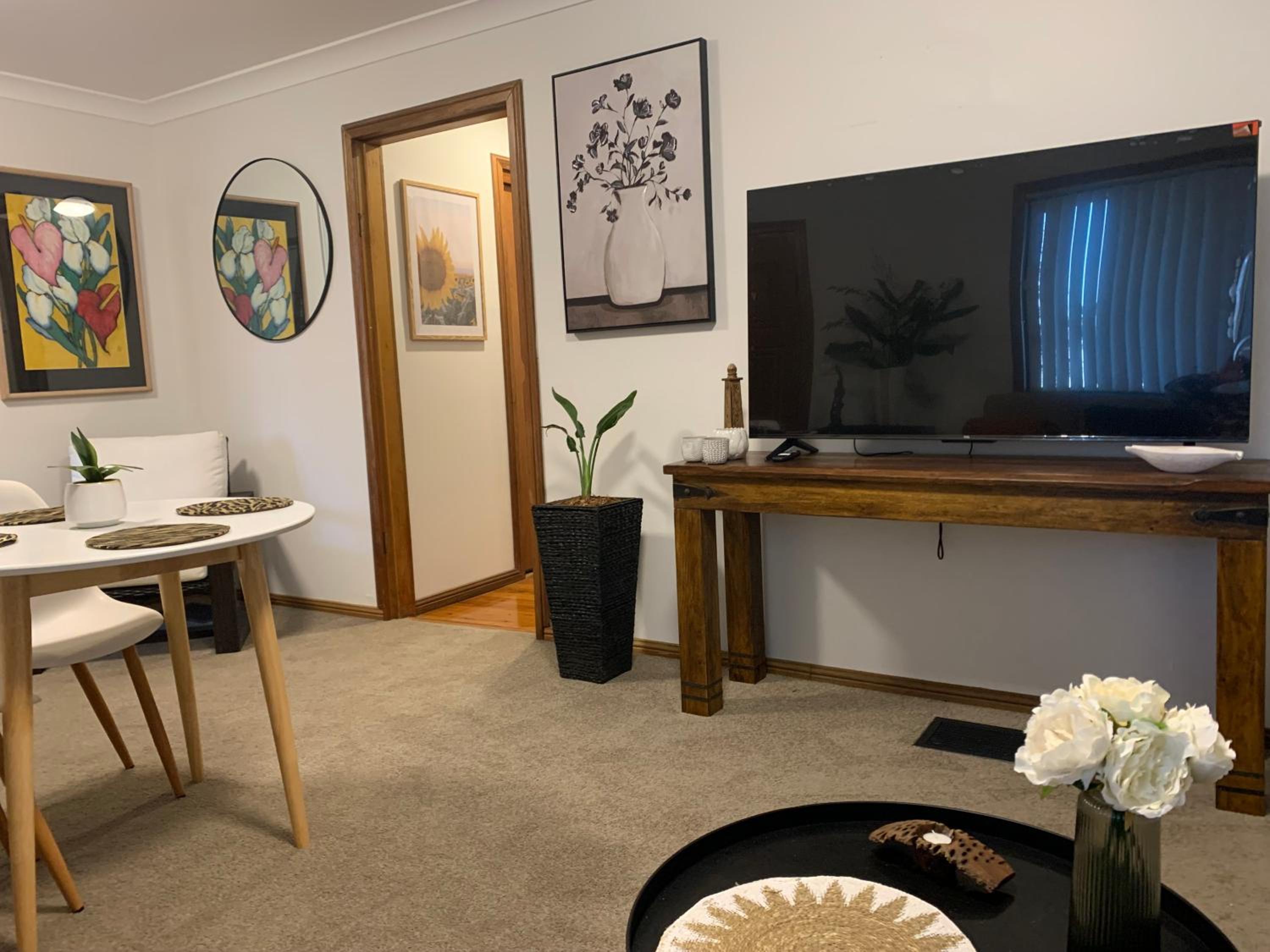 Deluxe Queen Suite photo 2