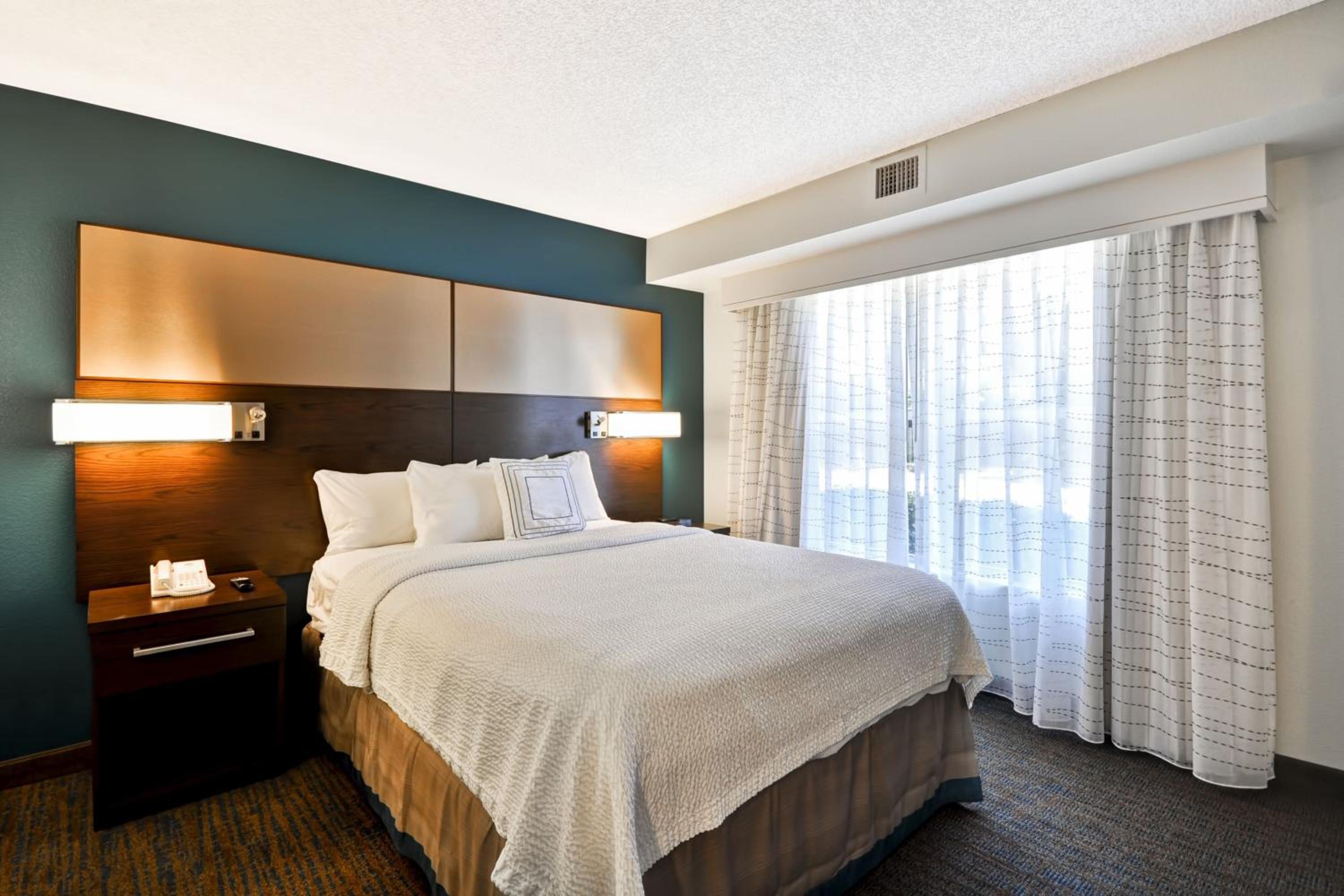 Two-Bedroom Suite with Fireplace - Photo 6