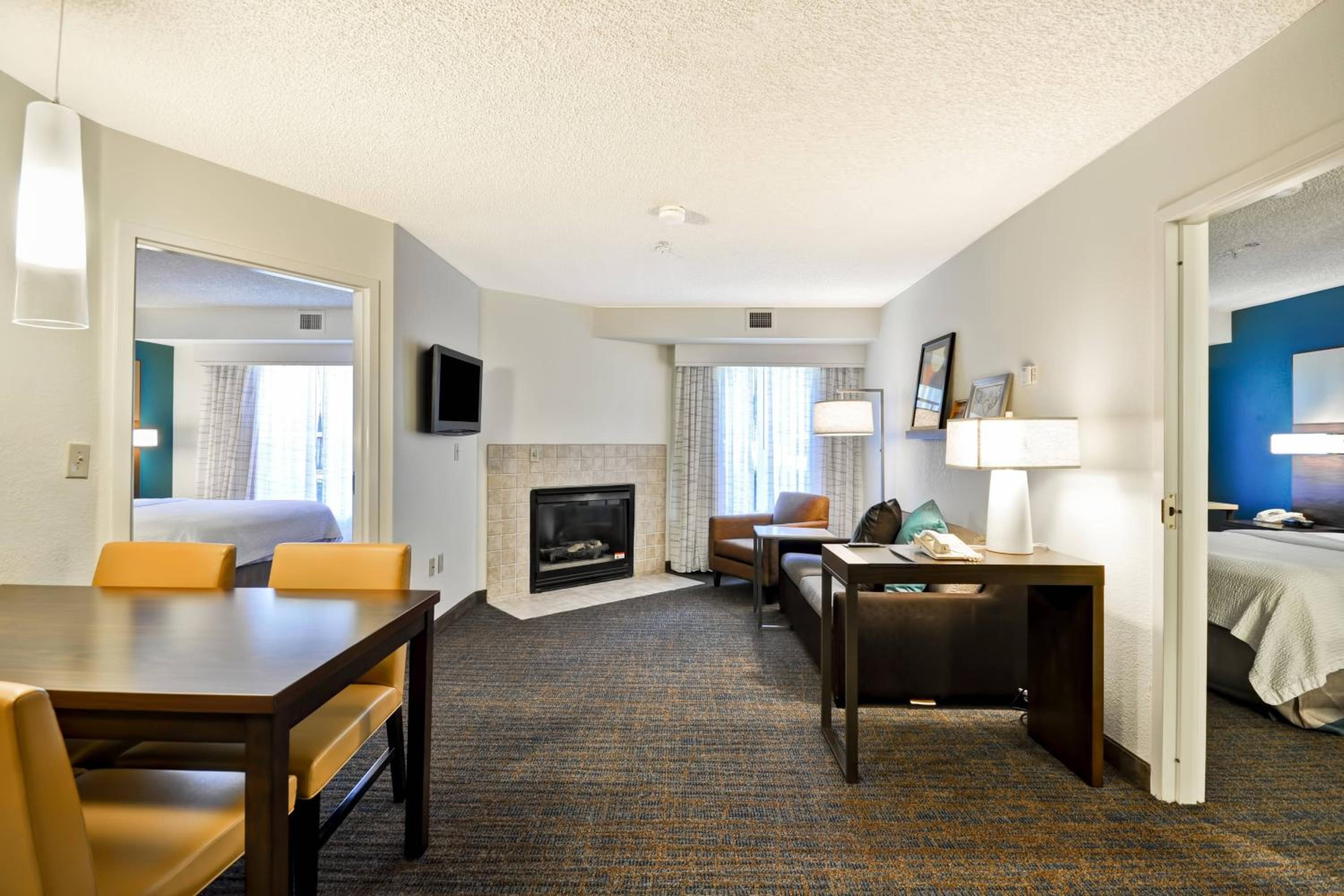 Two-Bedroom Suite with Fireplace - Photo 4