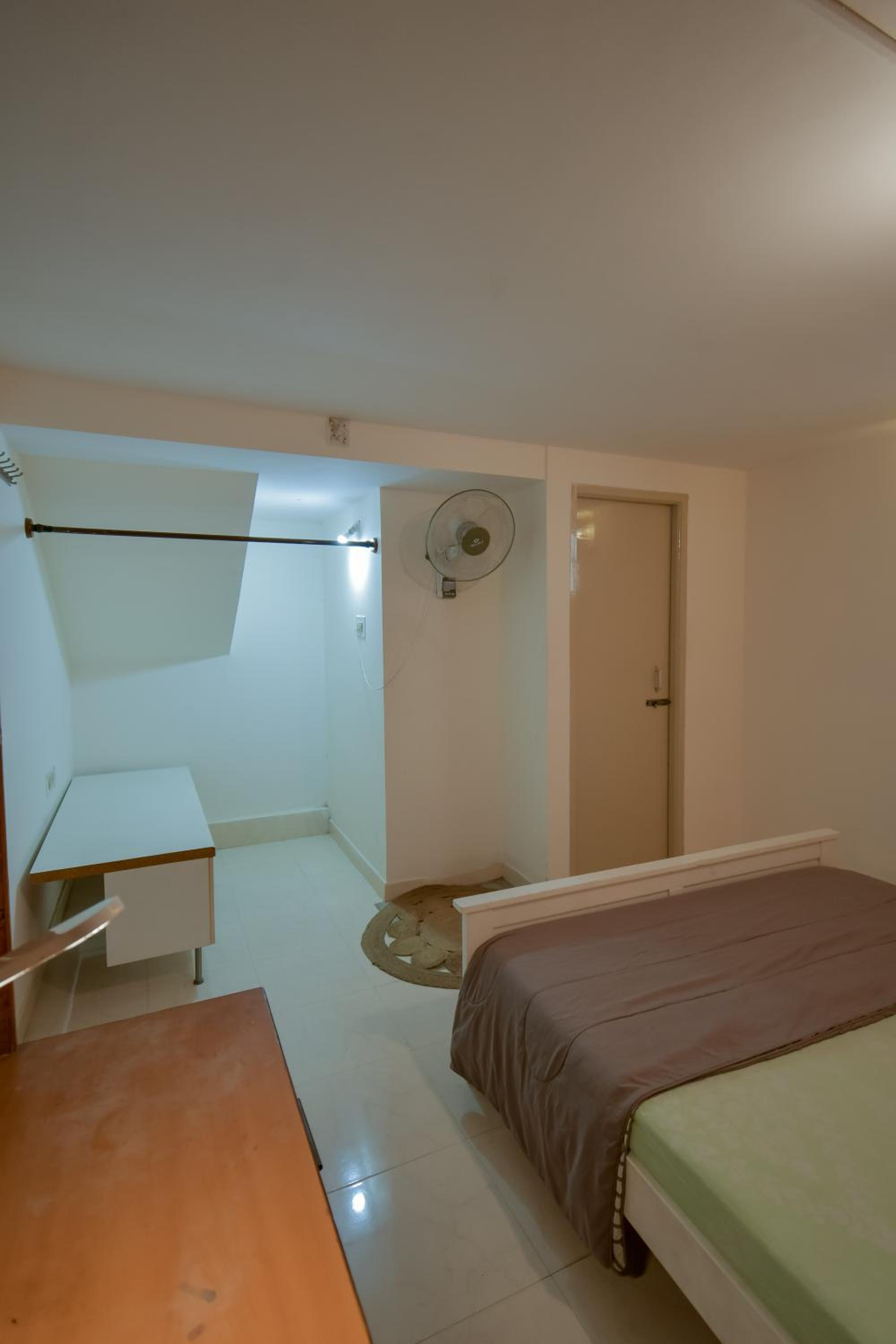 Budget Double Room - Photo 22