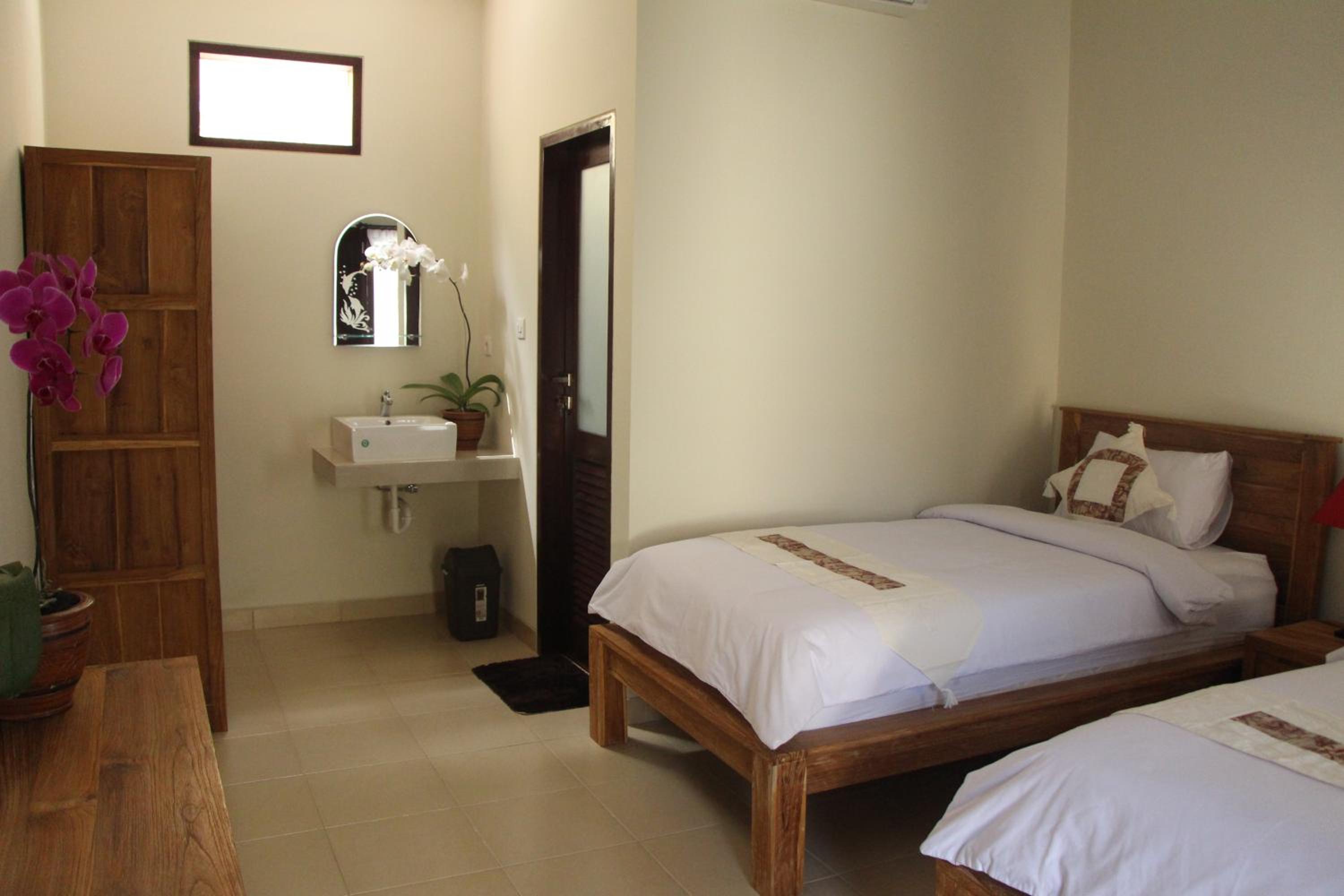 Standard Twin Room - Photo 4