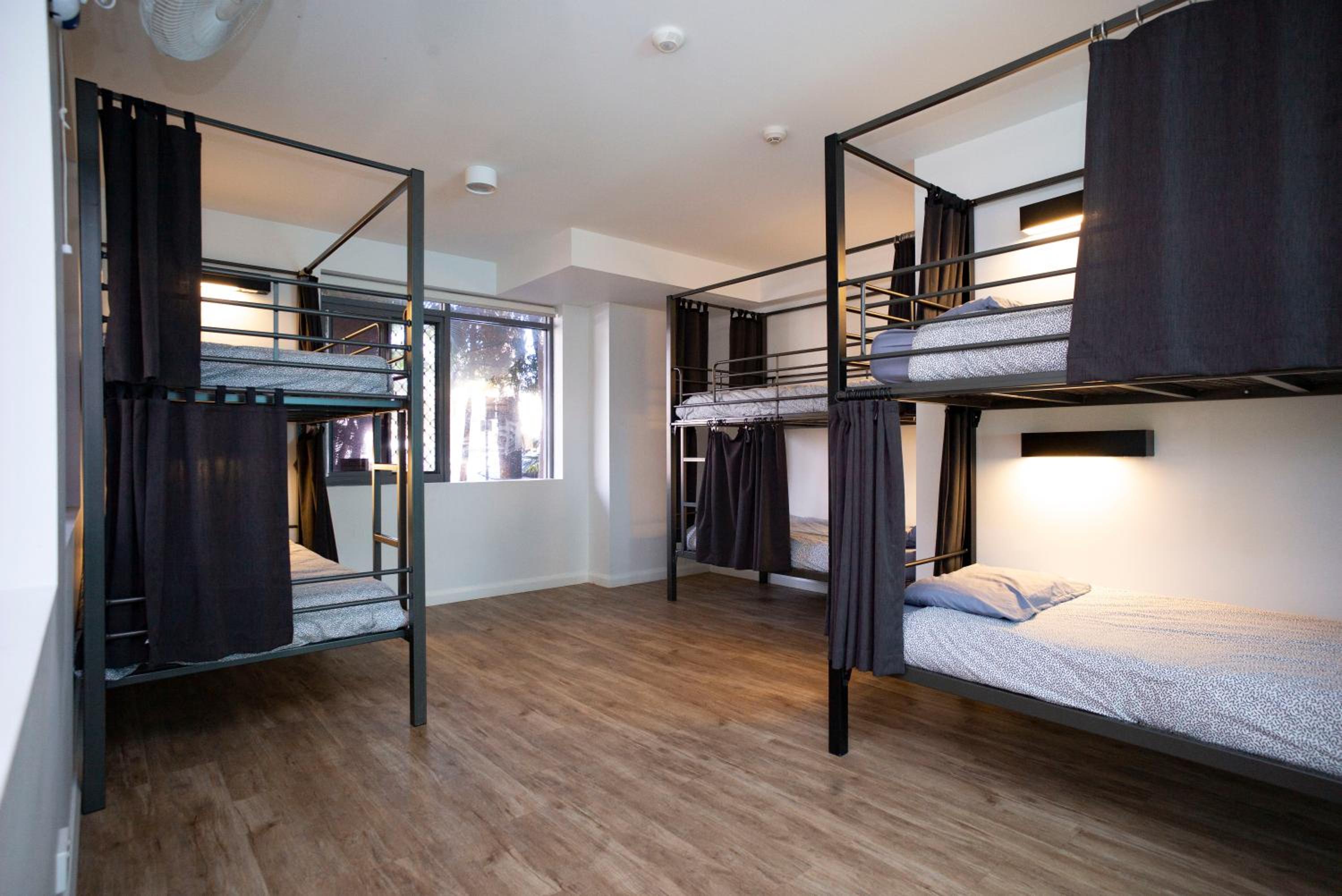 Bed in 6-Bed Mixed Dormitory Room photo 1