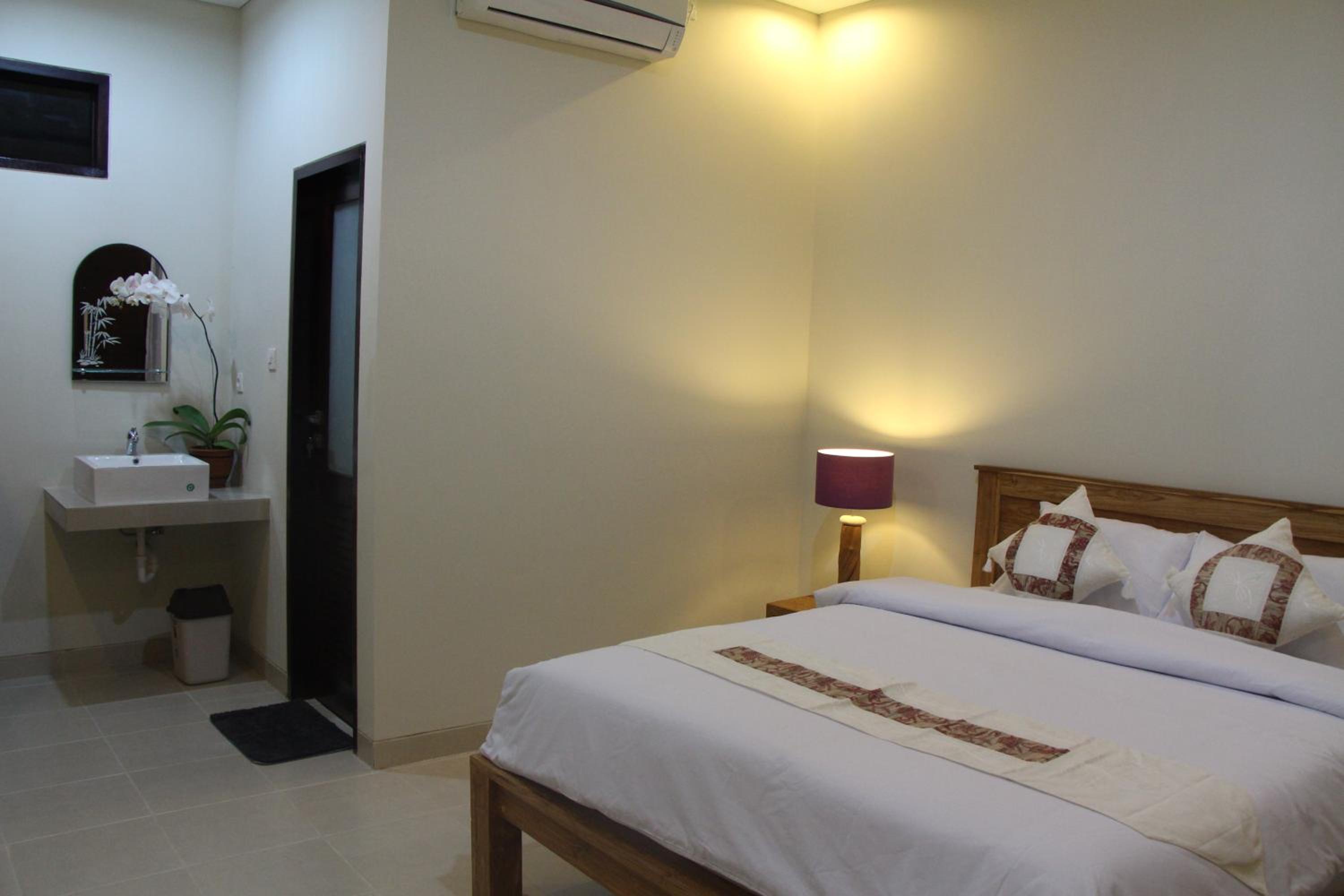 Standard Double Room - Photo 21