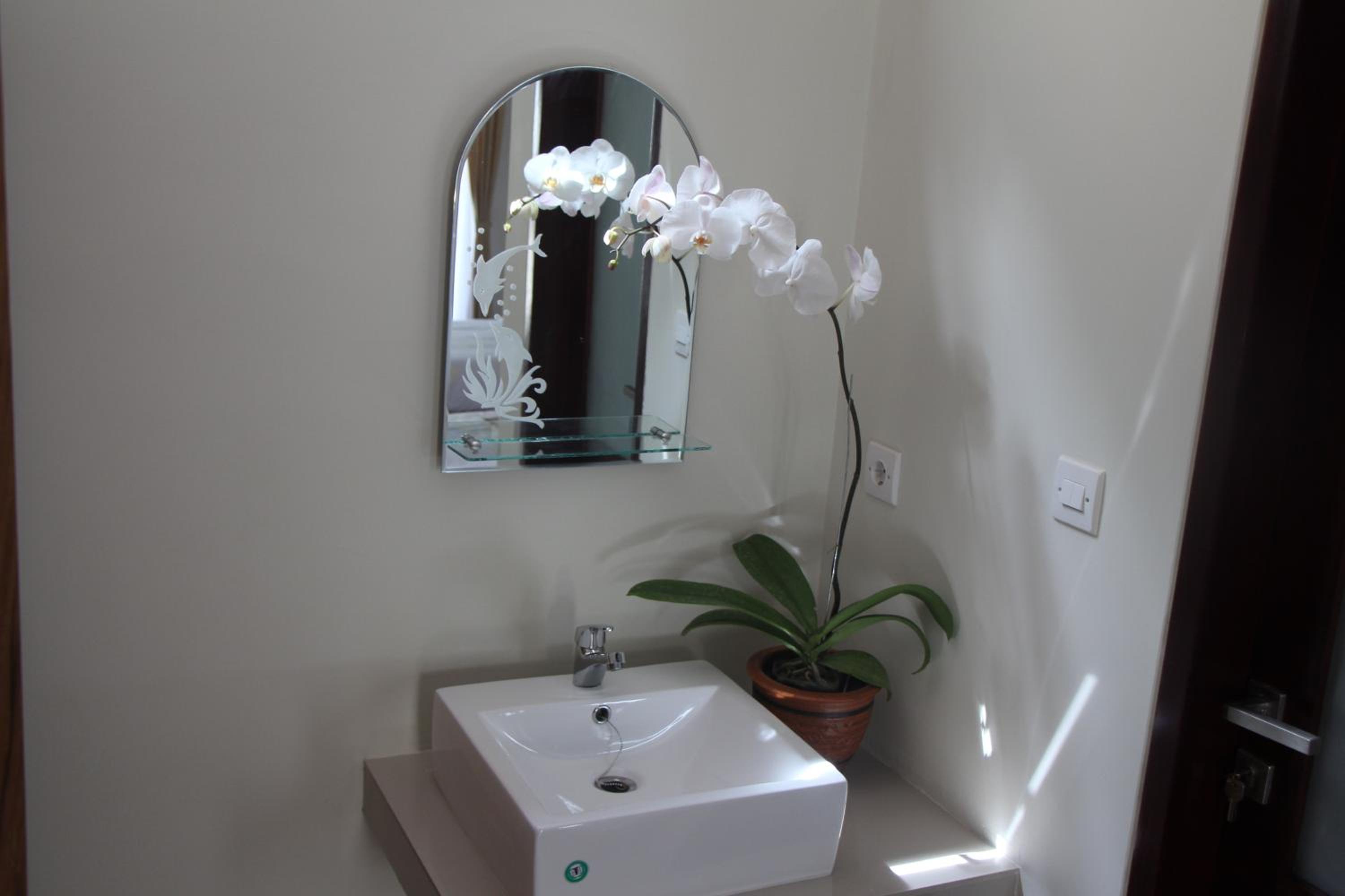 Standard Double Room - Photo 5
