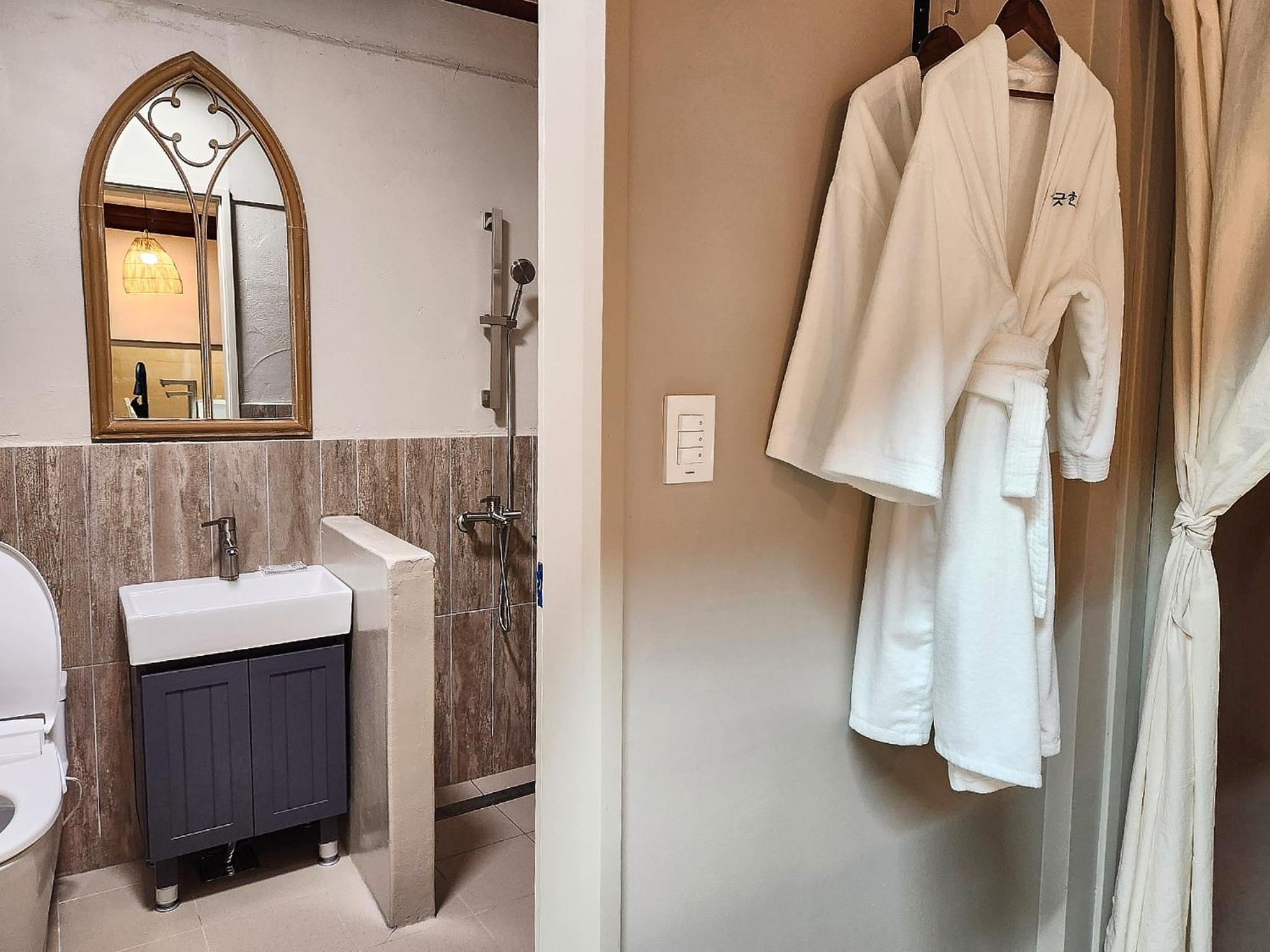 Double Room with Spa Bath photo 2