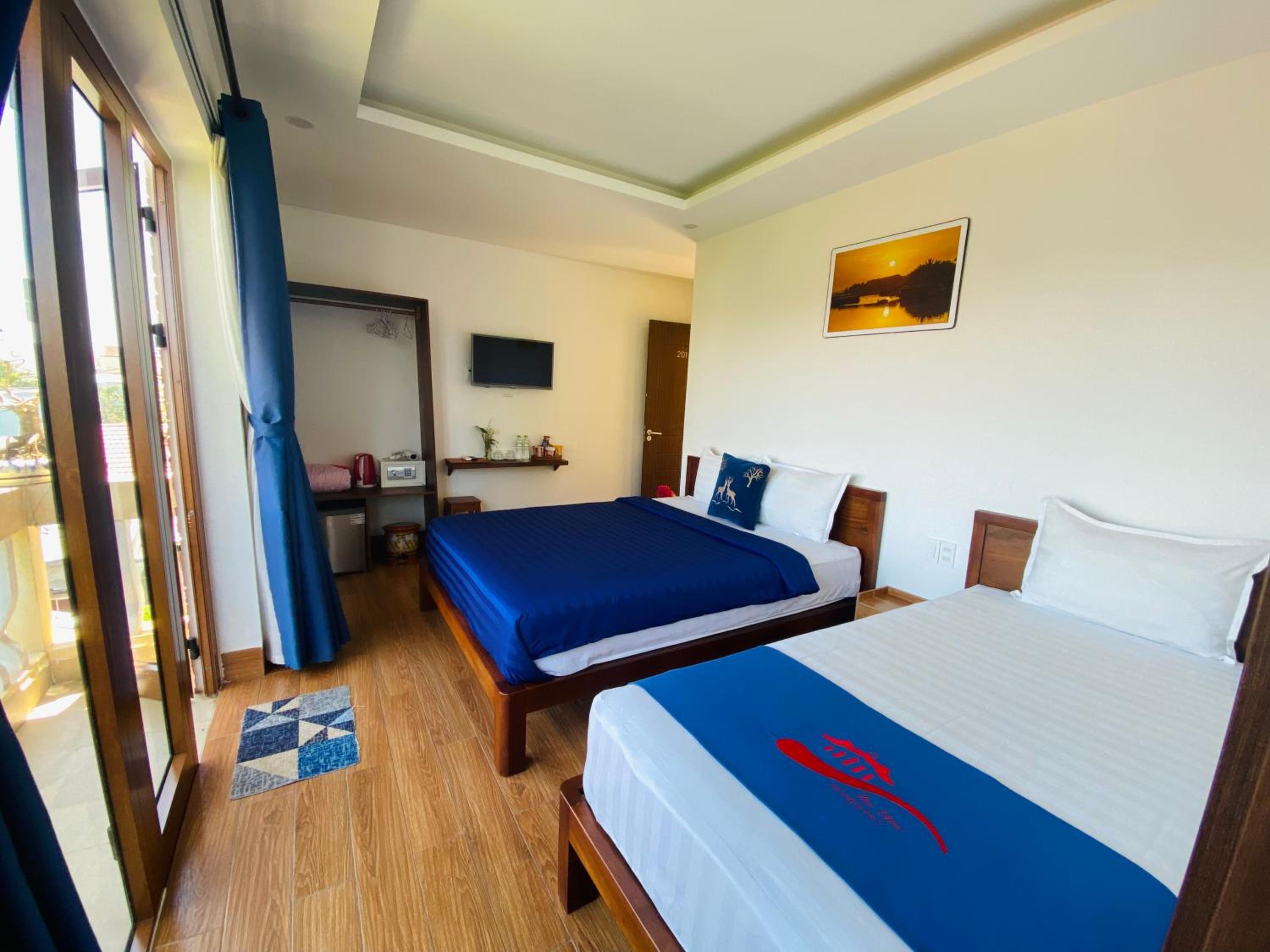 Superior Double or Twin Room with City View - Photo 5