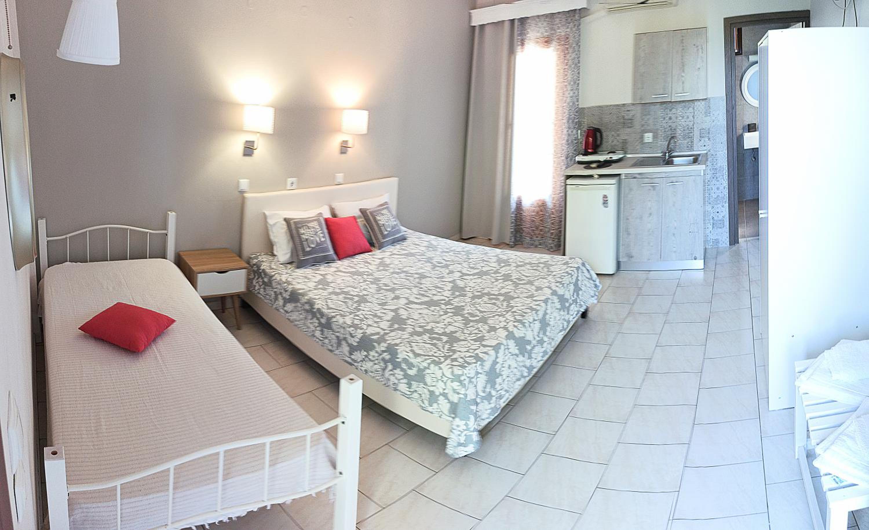 Quadruple Studio with Sea View photo 1