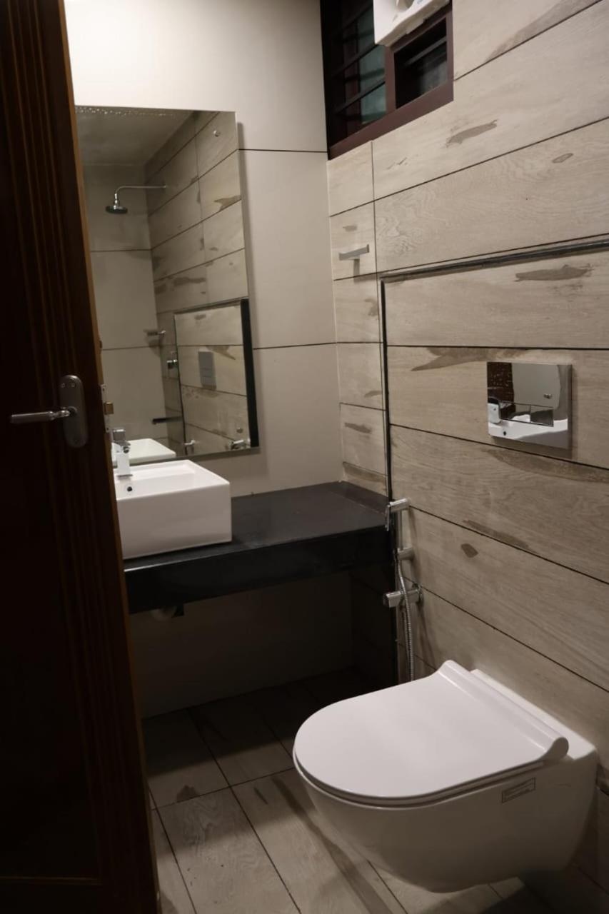 Deluxe King Room photo 3