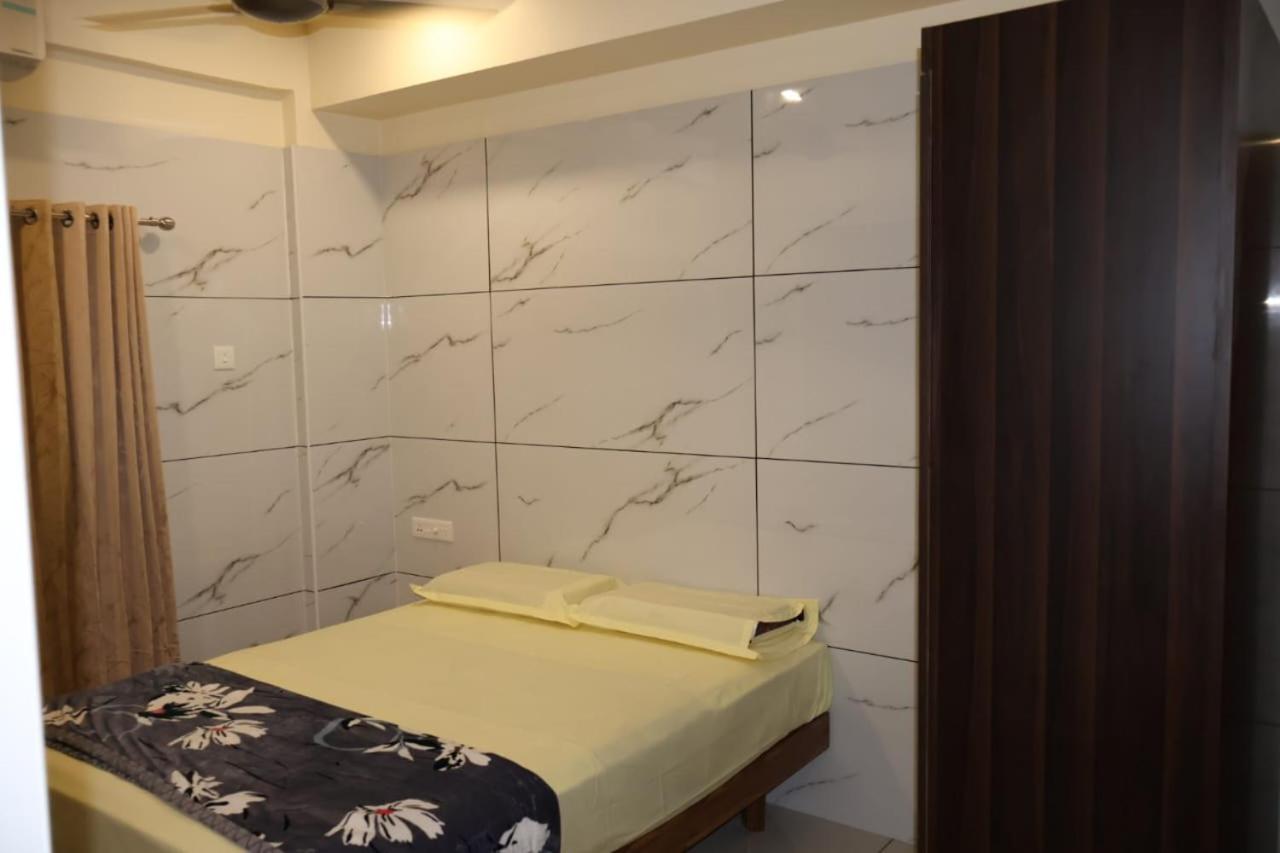 Deluxe King Room photo 1