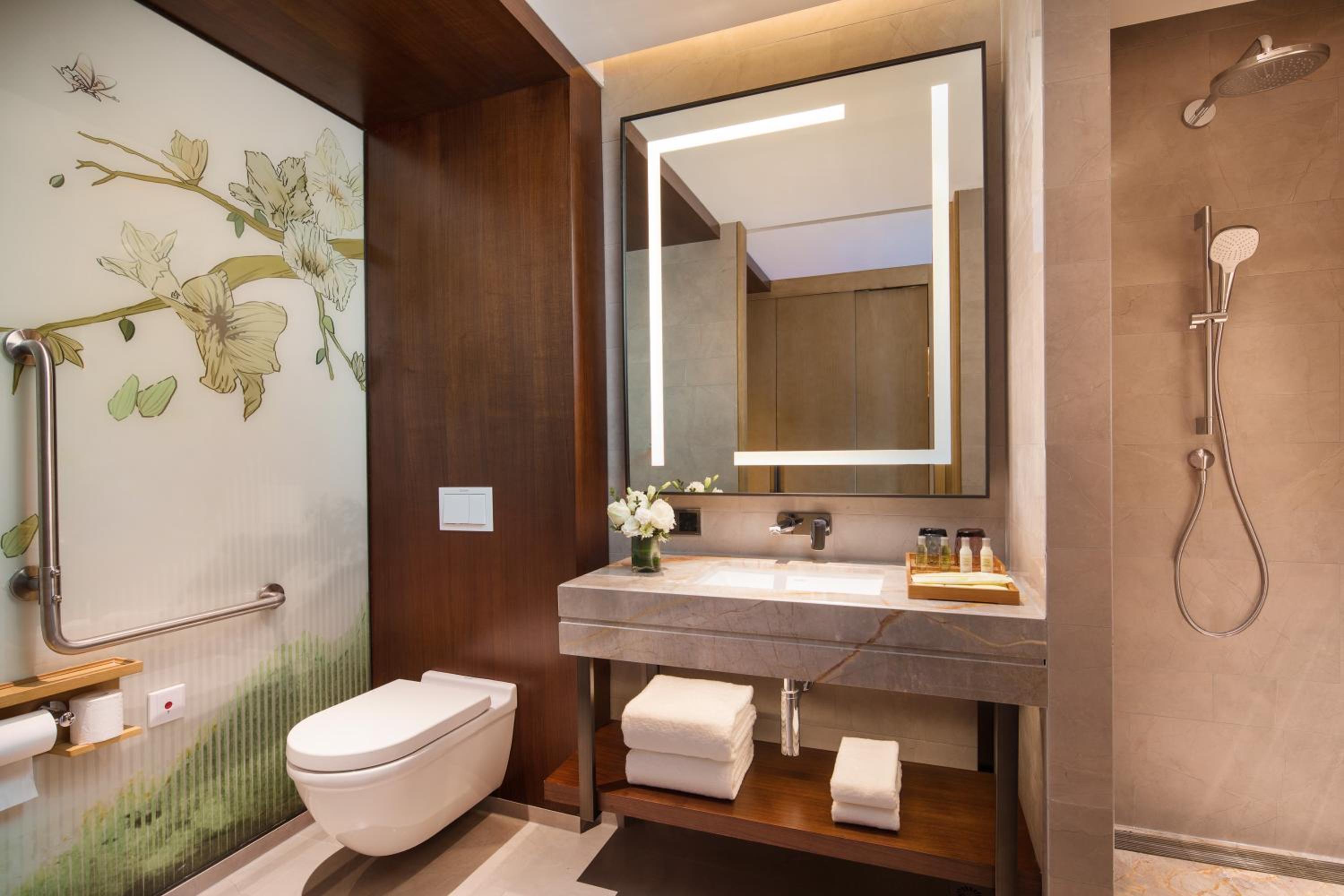 King Room - Mobility Accessible  photo 2