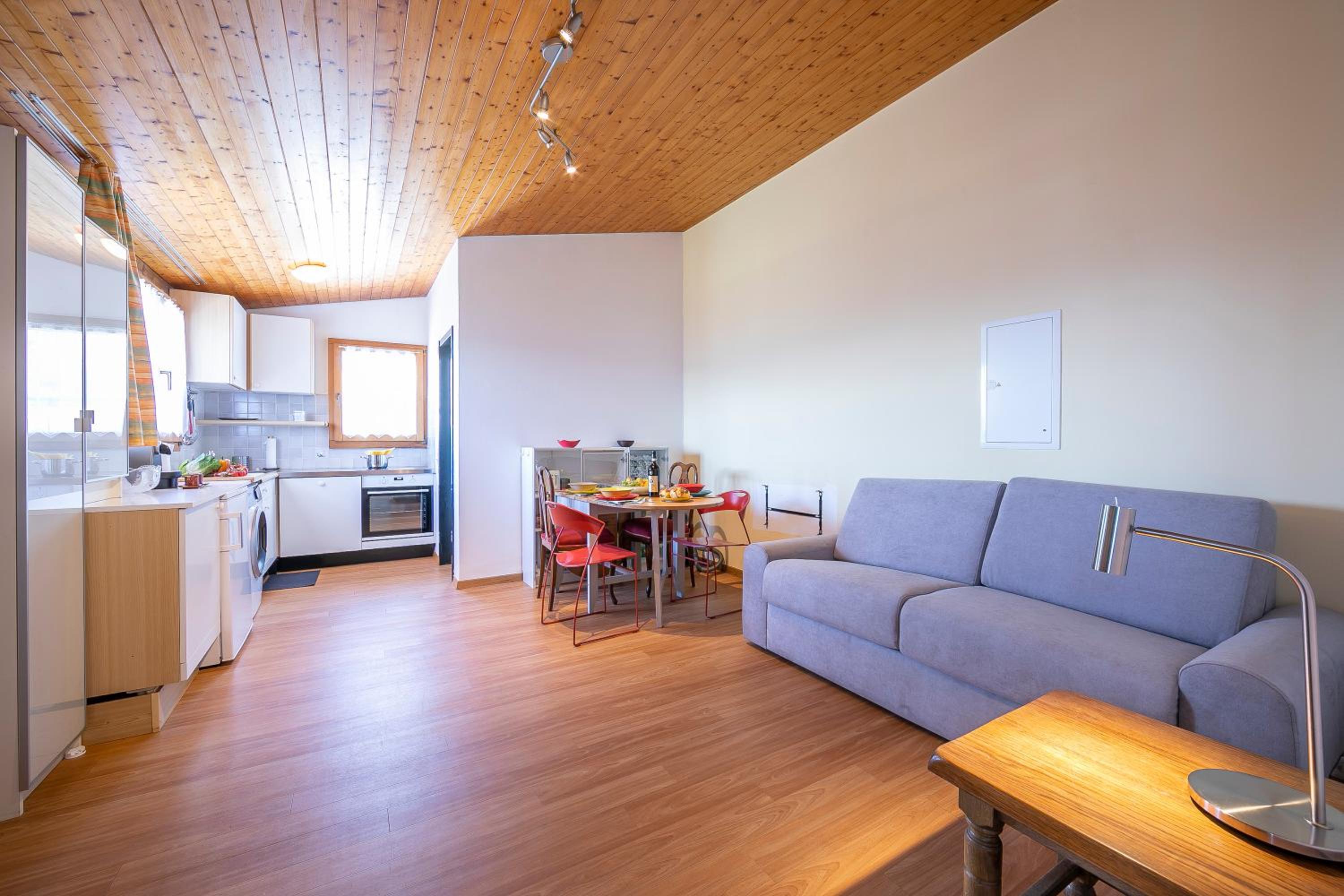 Apartment with Lake View