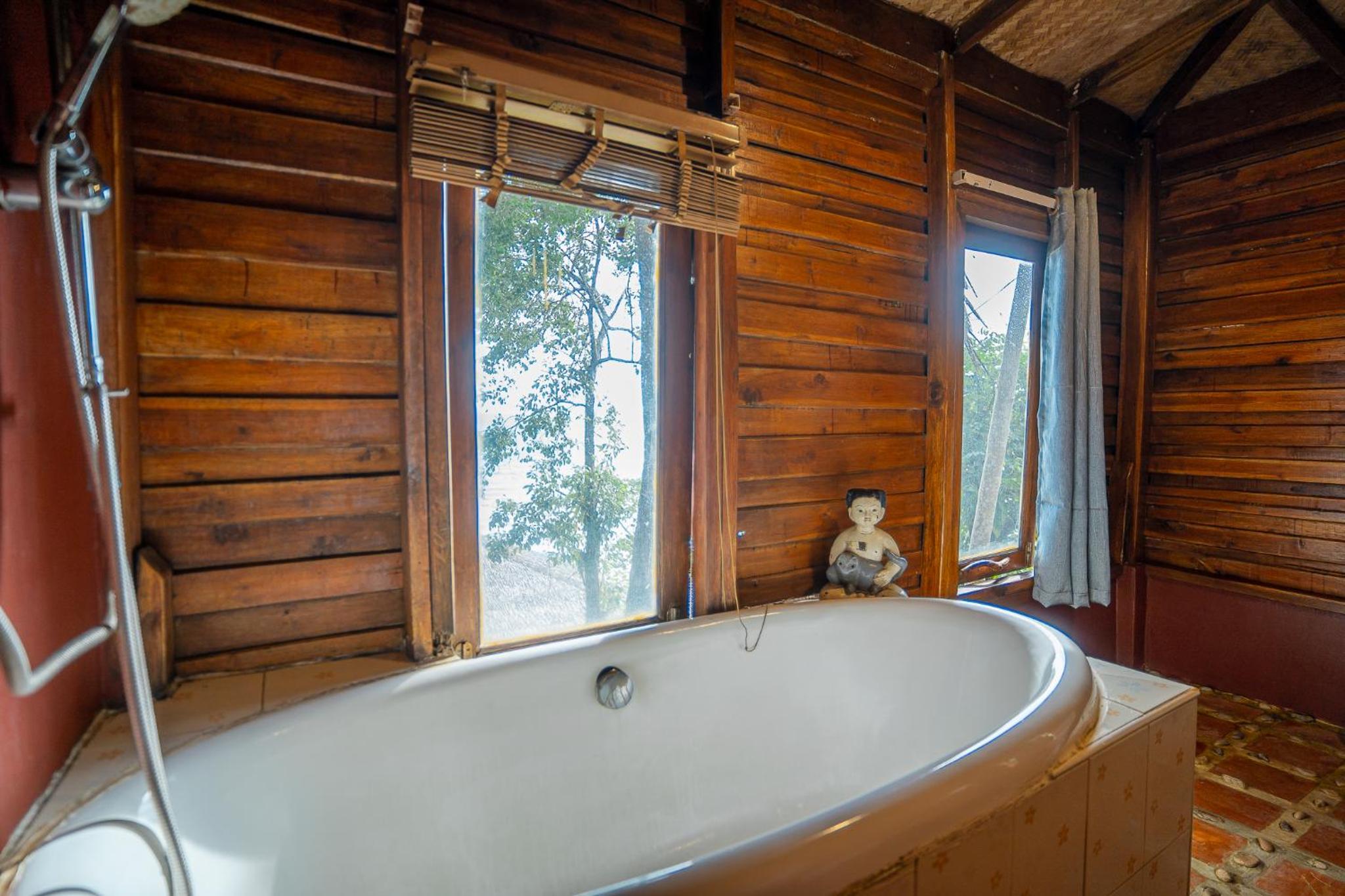 Seaview Teakwood House - Photo 8