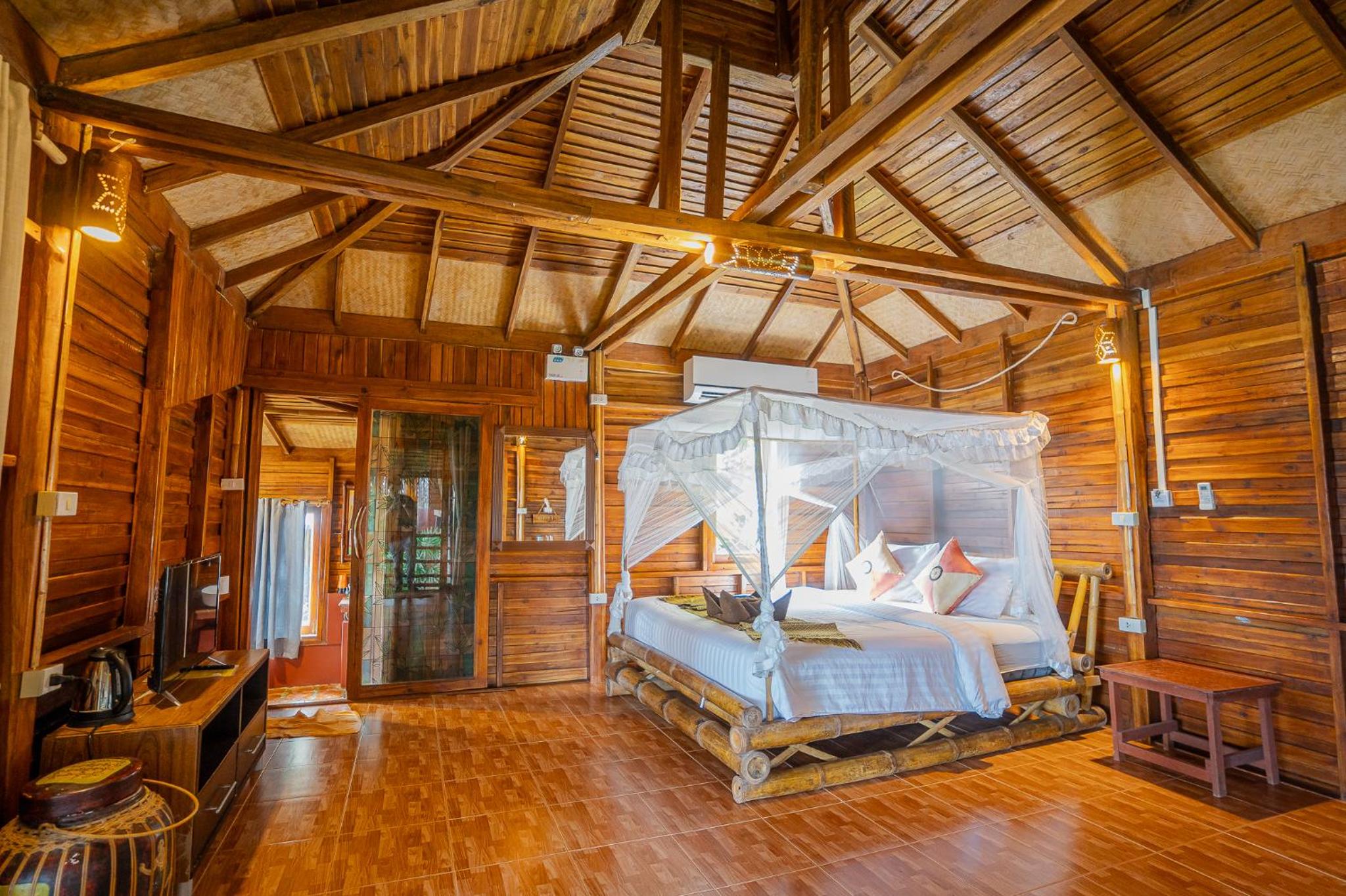 Seaview Teakwood House - Photo 4