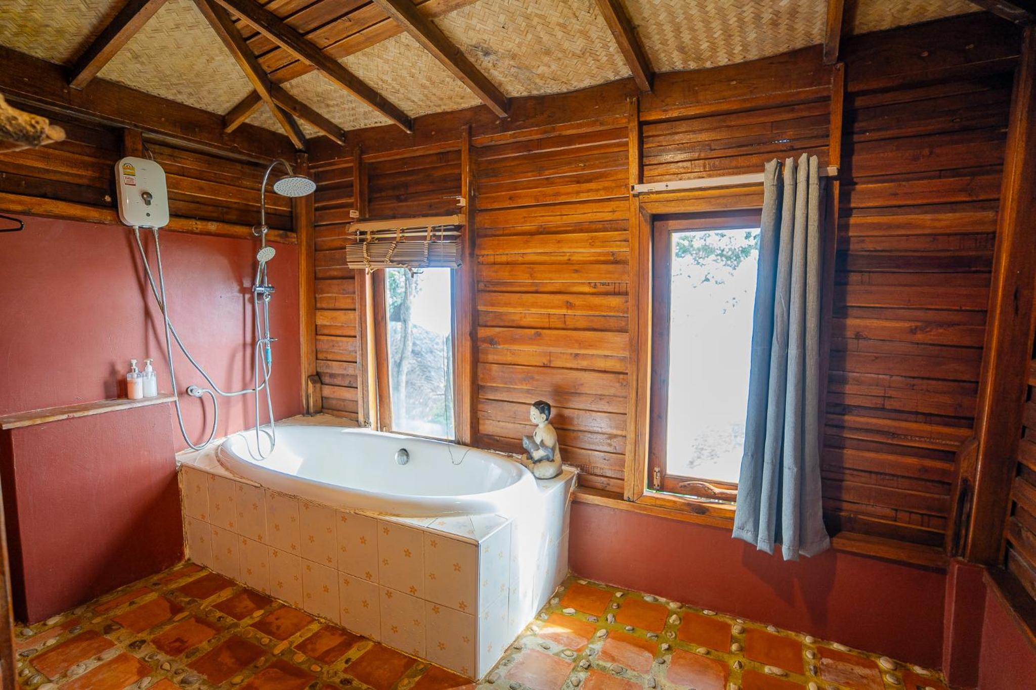 Seaview Teakwood House - Photo 9