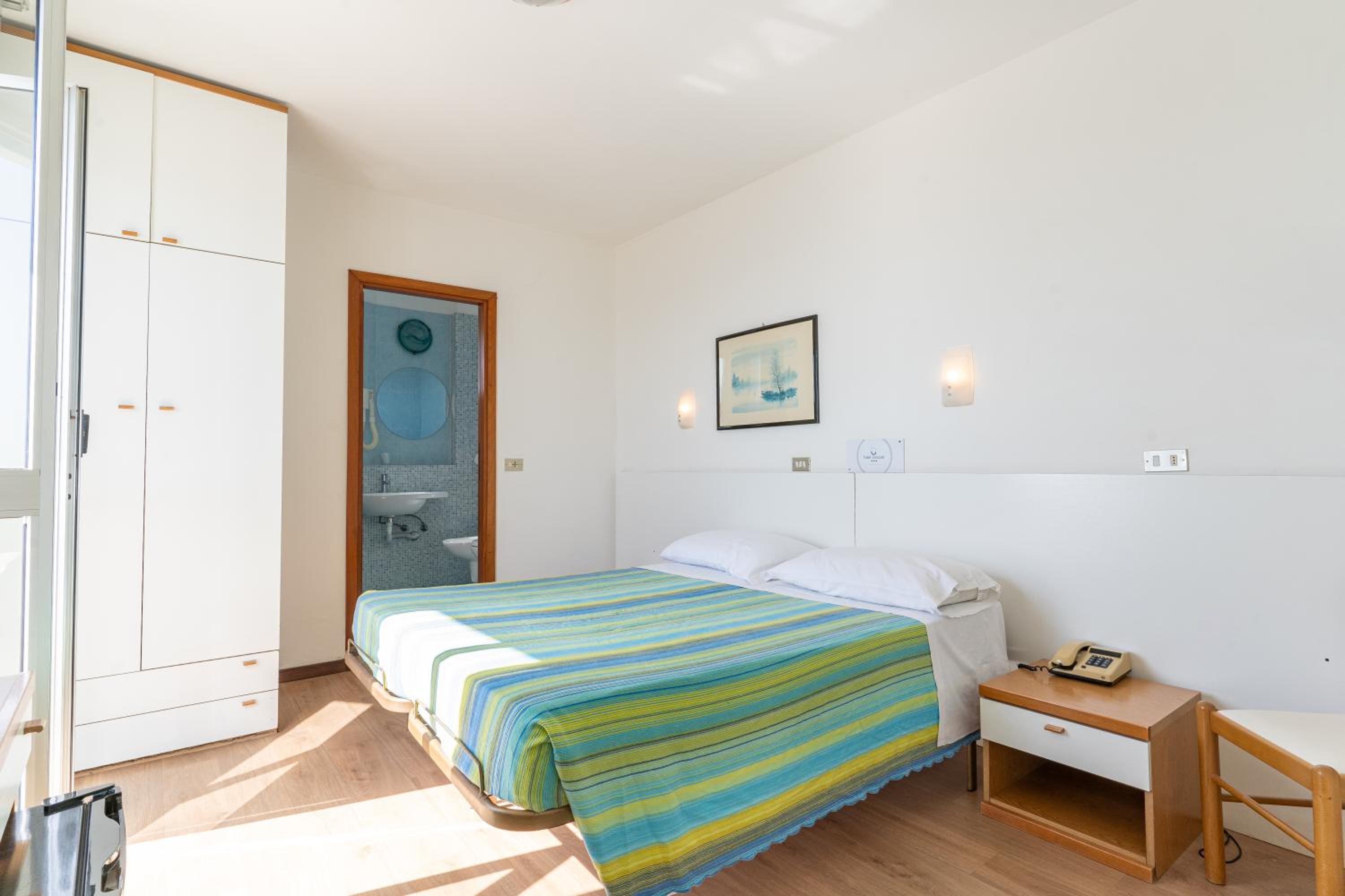Double Room with Balcony and Sea View - Photo 1