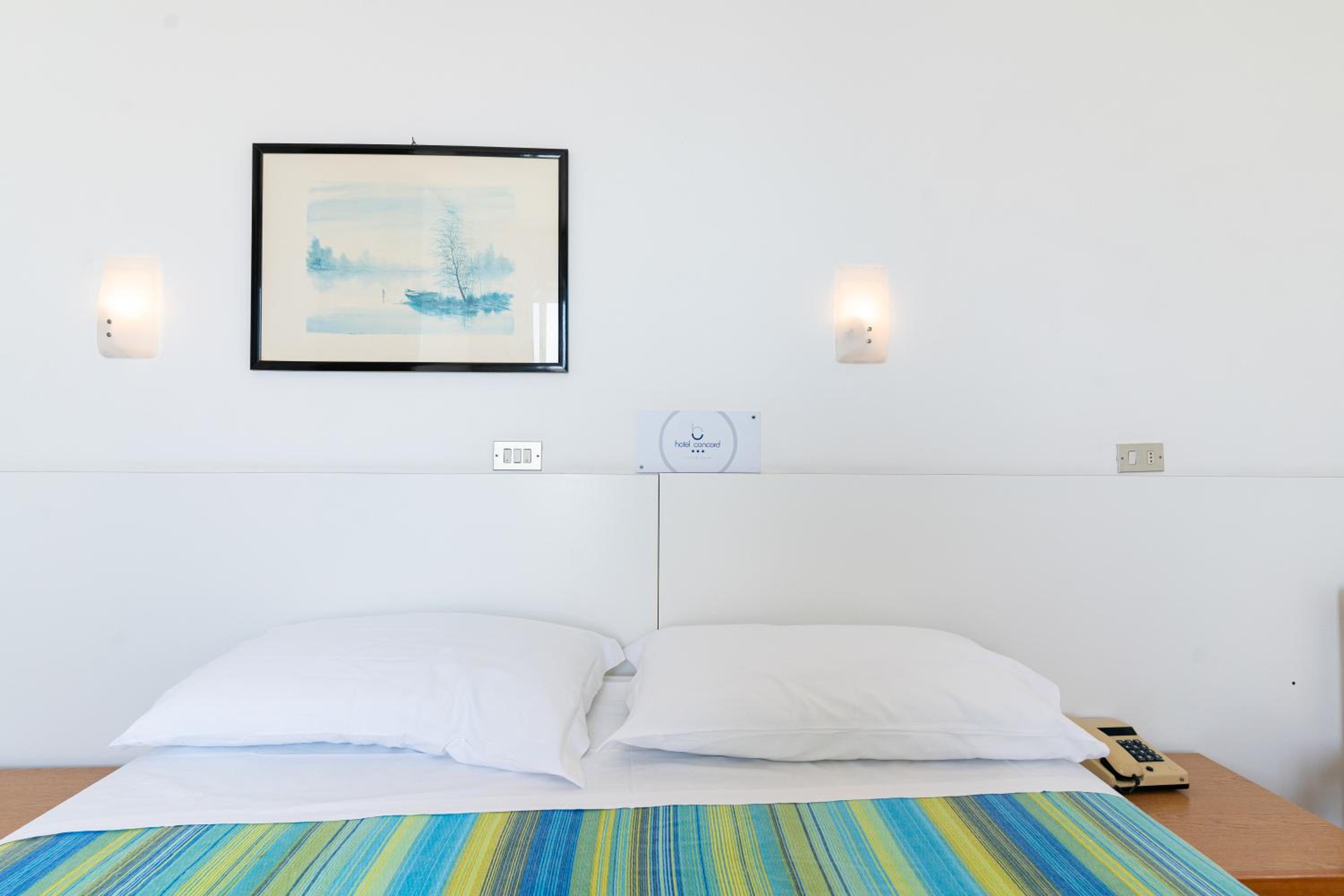 Double Room with Balcony and Sea View - Photo 3
