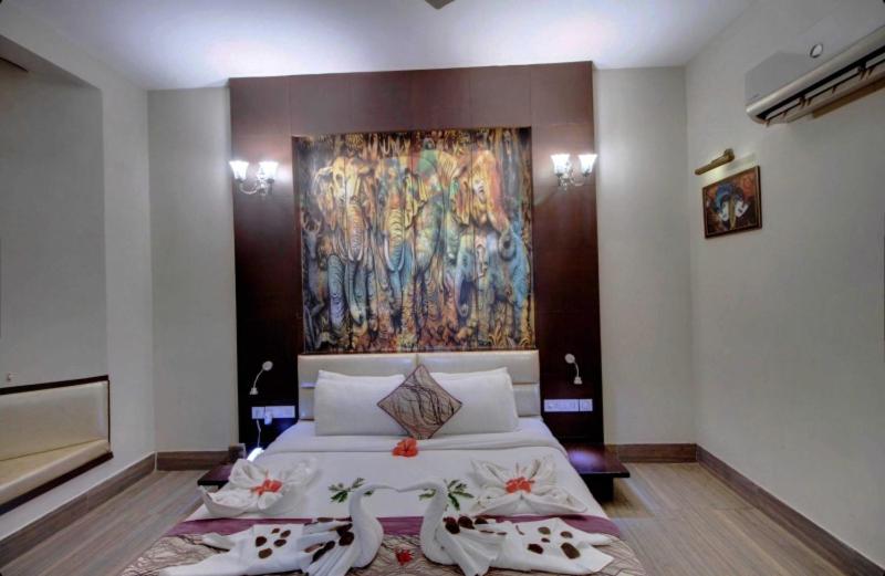 Leopard Club Room photo 3