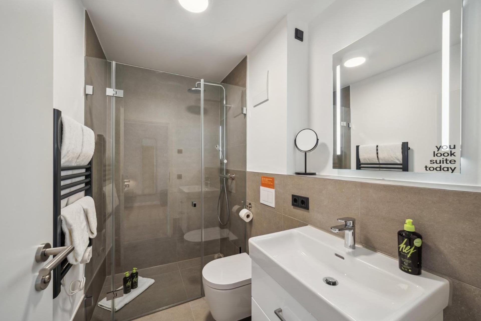 Single Suite with balcony photo 3